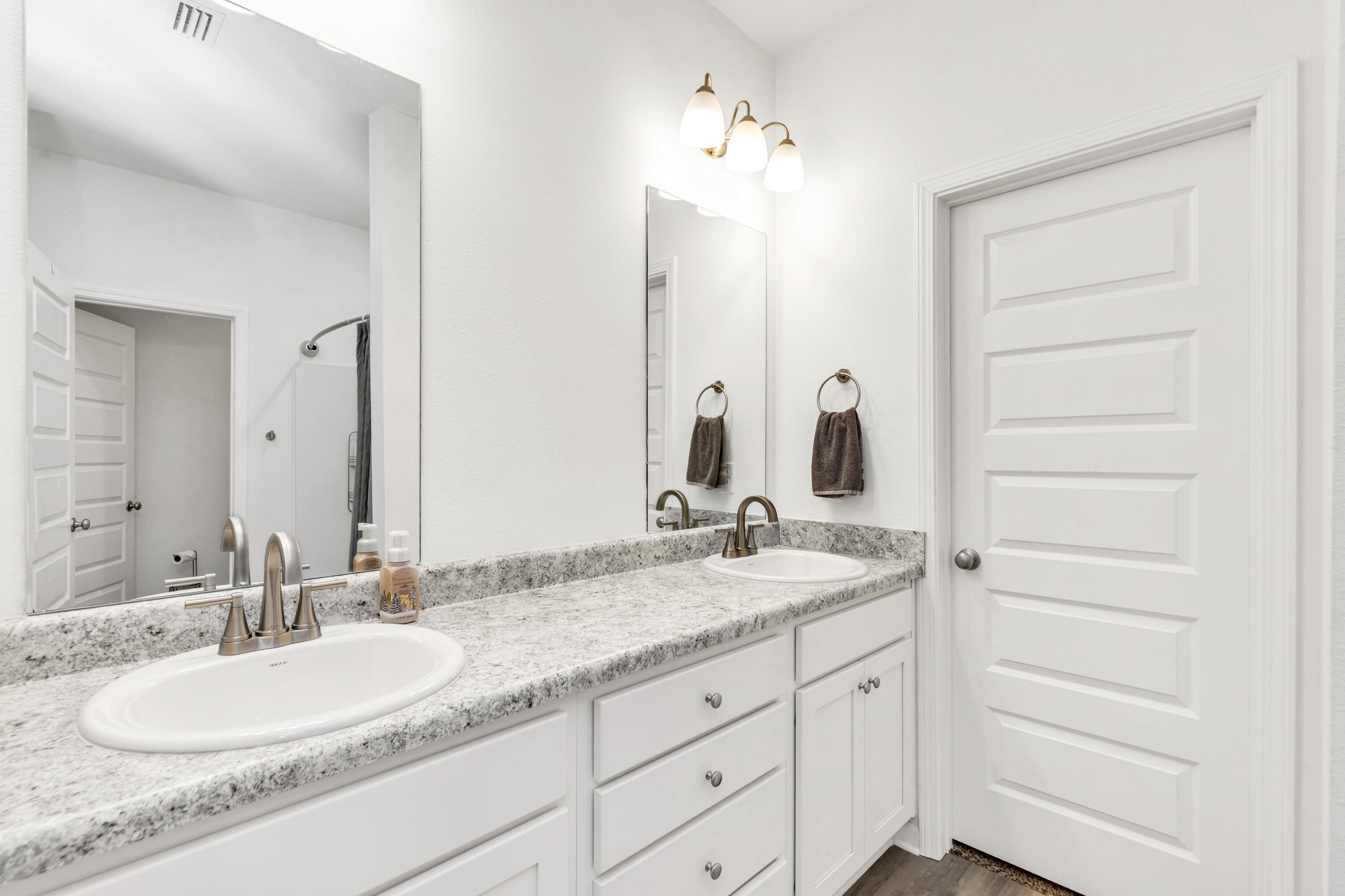 LAGRANGE LANDING - Residential