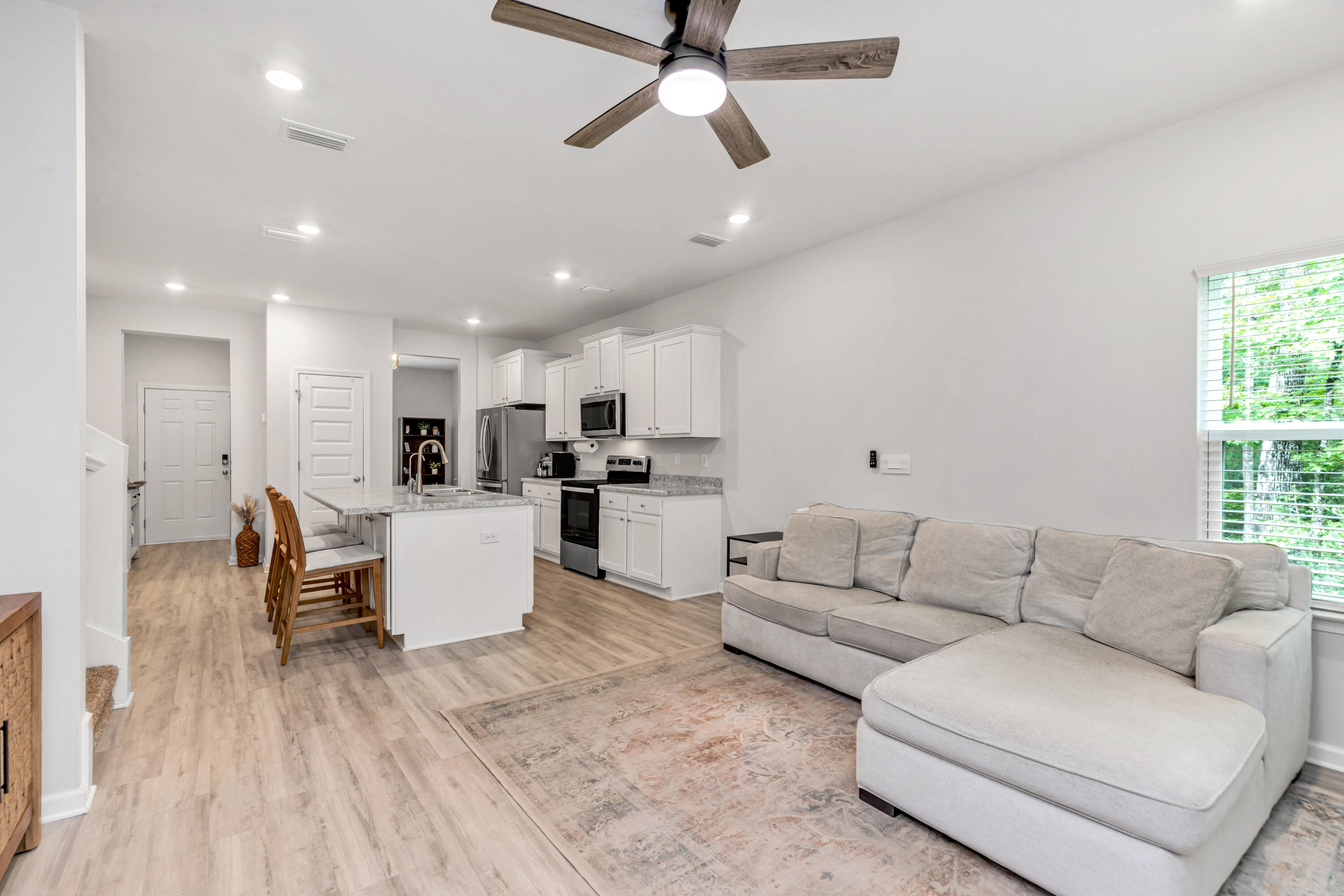 LAGRANGE LANDING - Residential