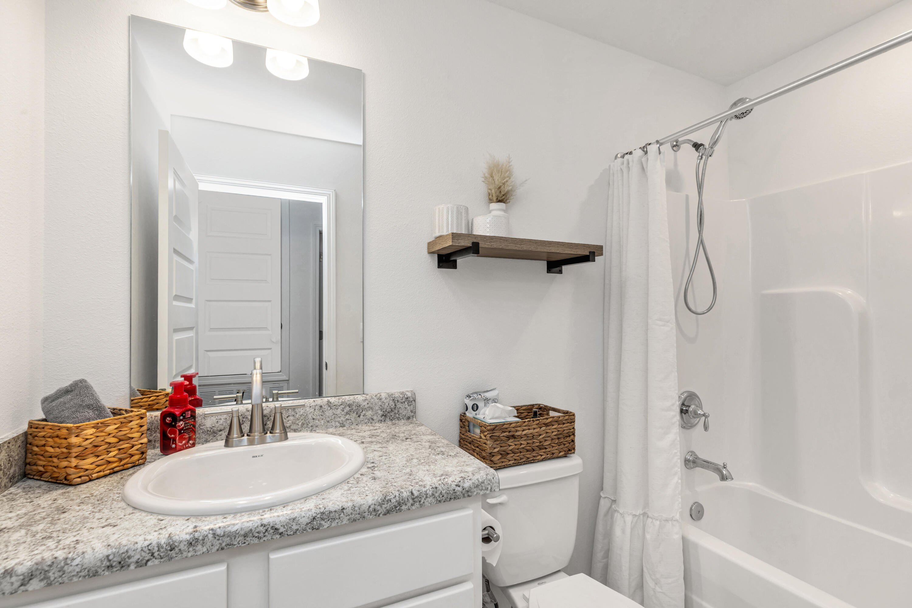 LAGRANGE LANDING - Residential