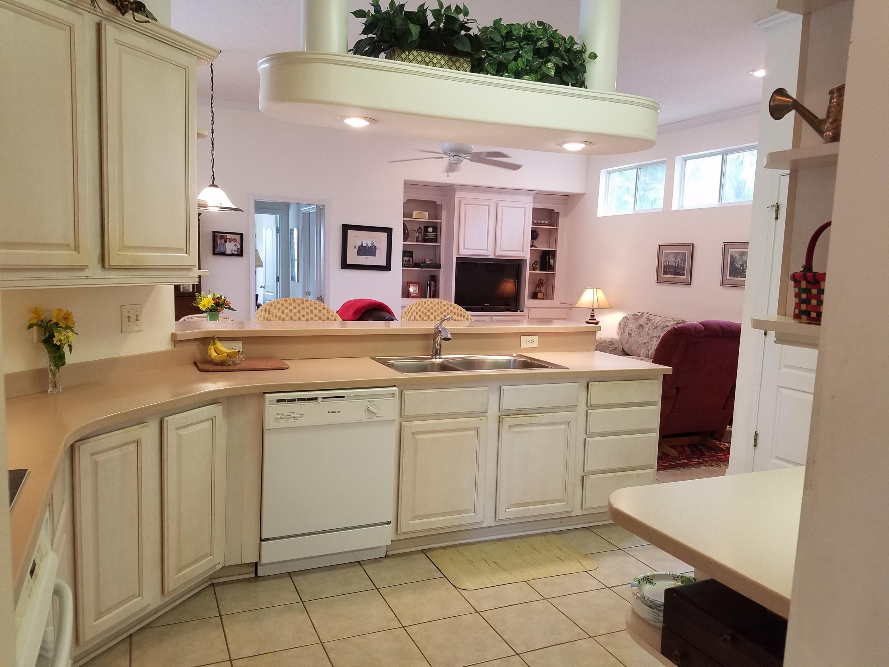 MAGNOLIA FOREST S/D LOT 6 - Residential