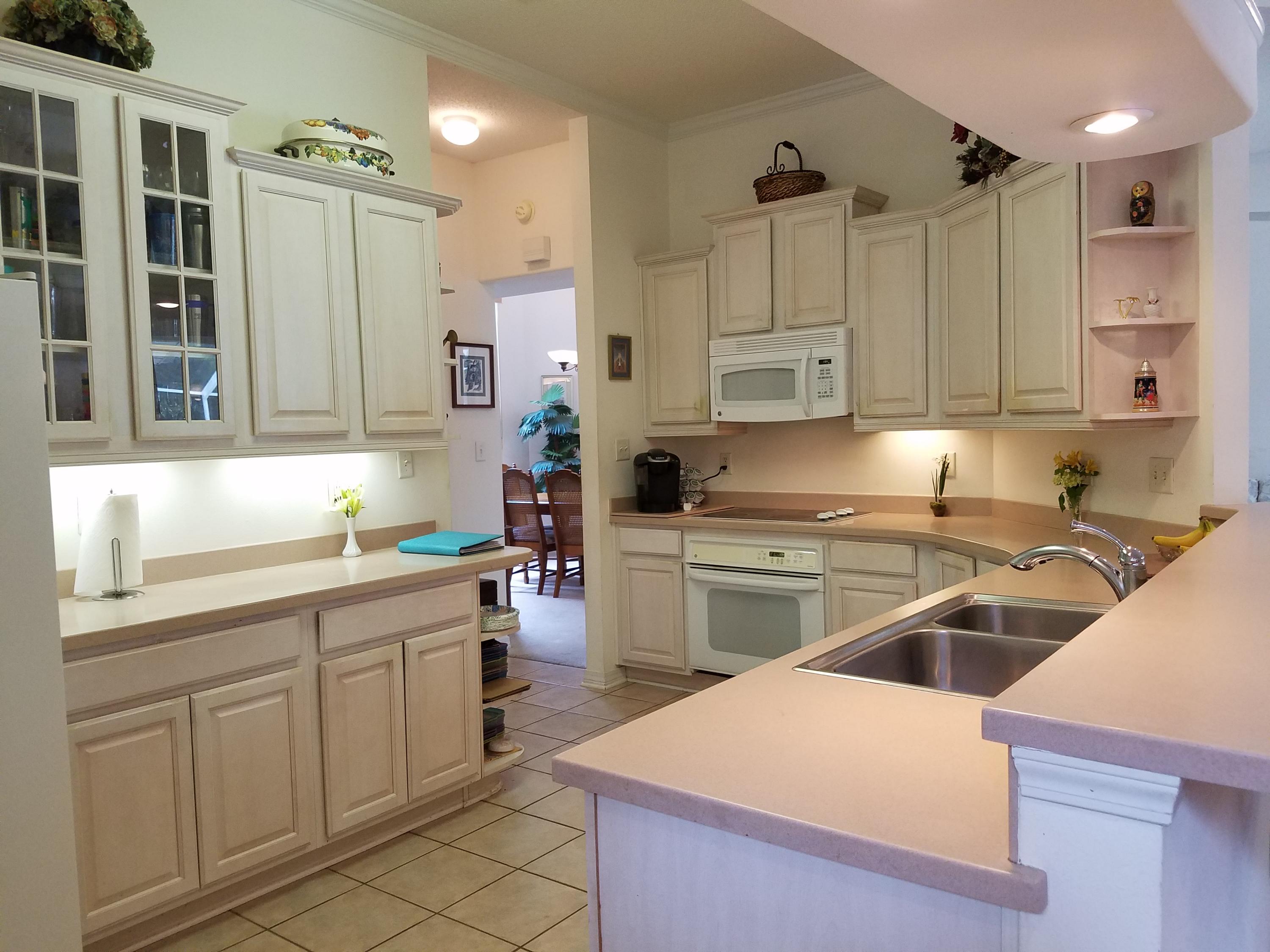 MAGNOLIA FOREST S/D LOT 6 - Residential