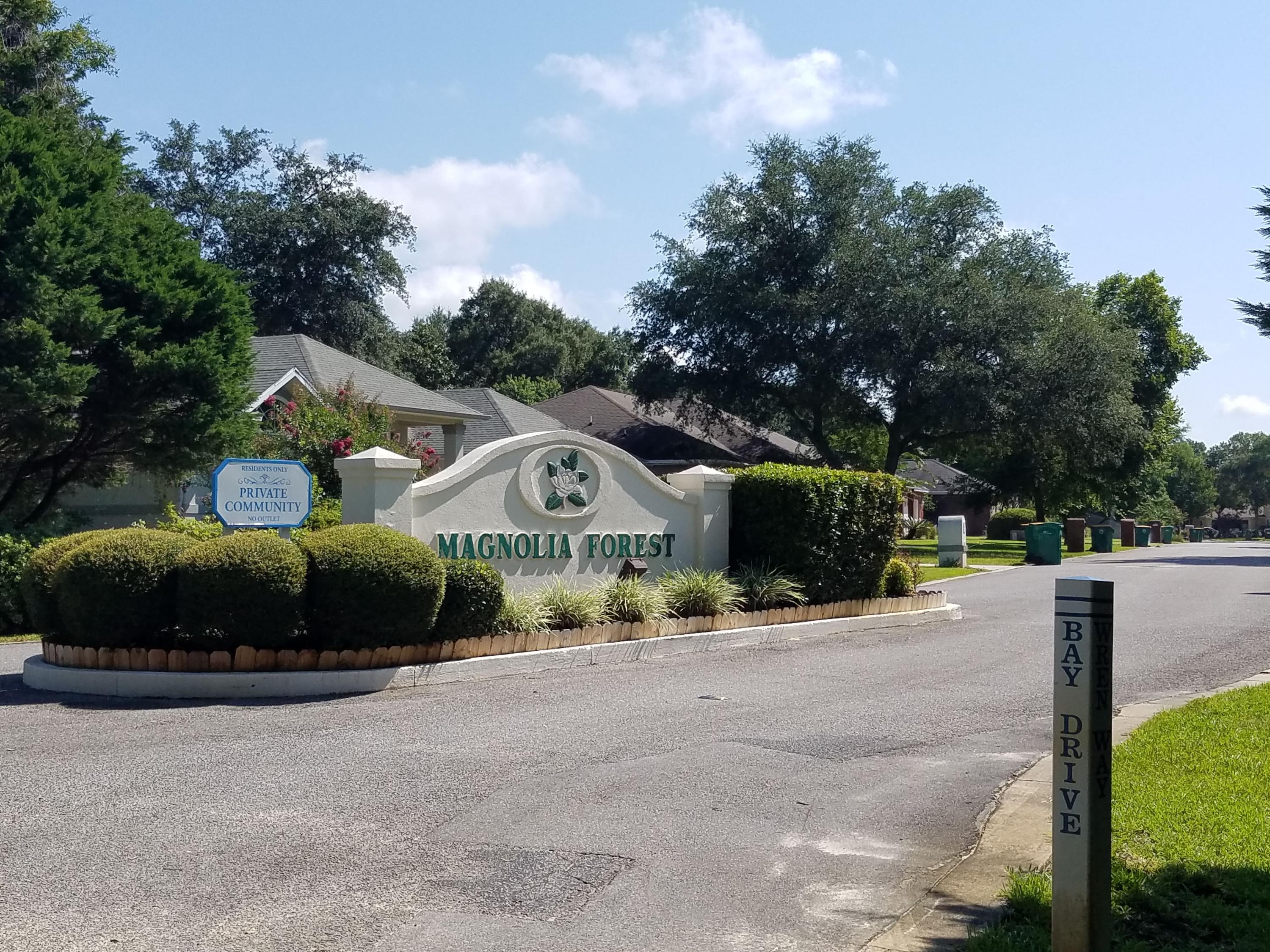 MAGNOLIA FOREST S/D LOT 6 - Residential