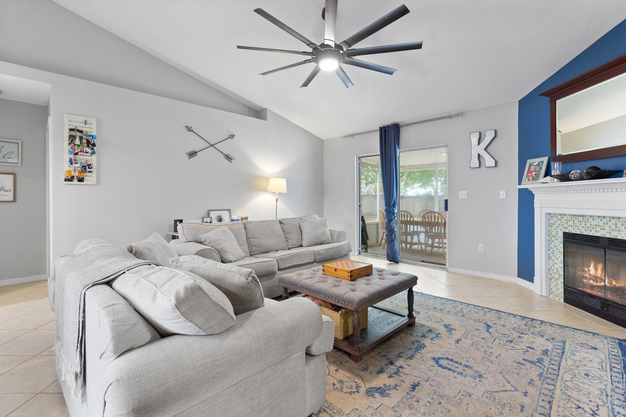 SHADOW OAK S/D LOT 28 - Residential Lease