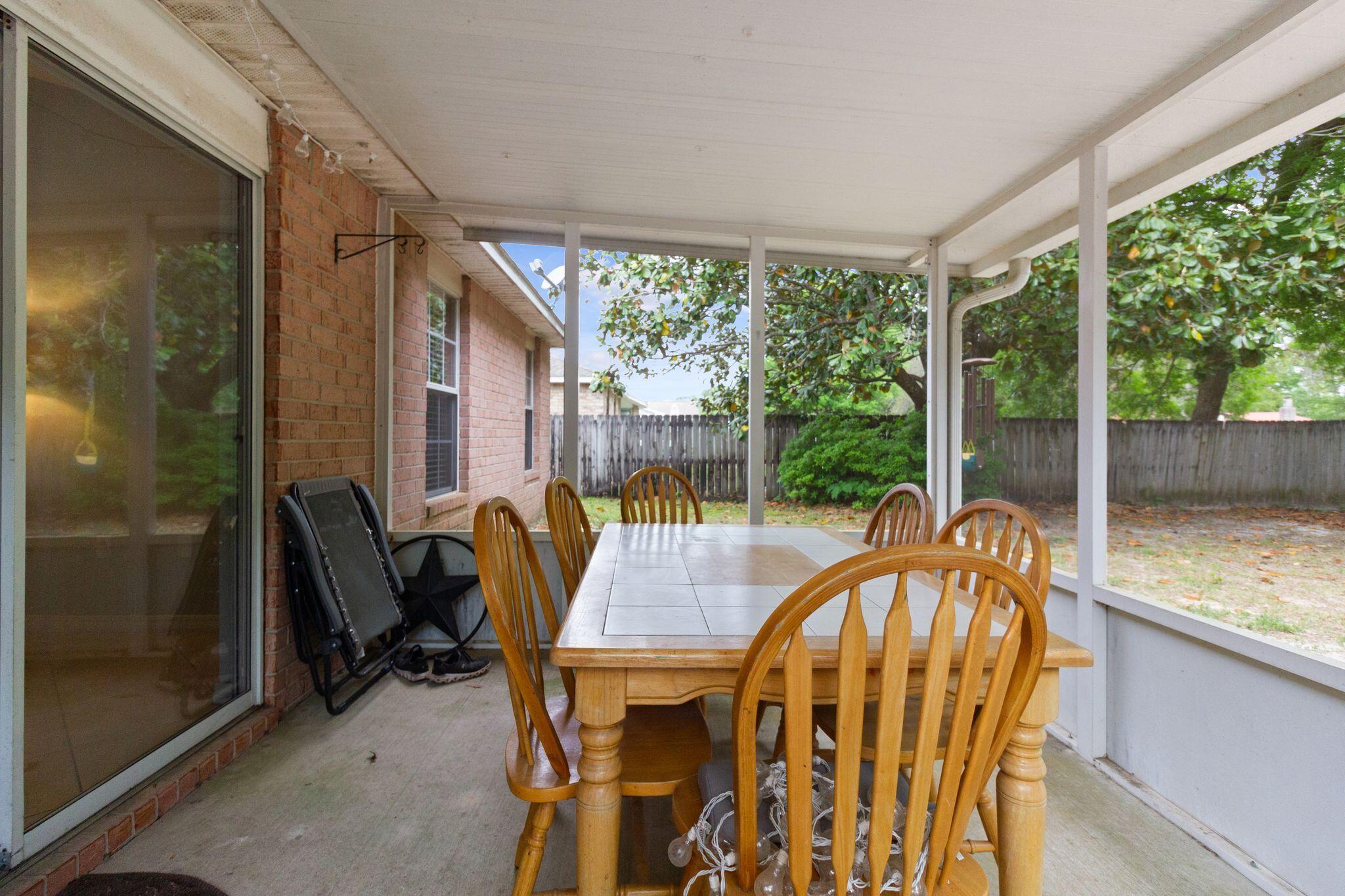 SHADOW OAK S/D LOT 28 - Residential Lease