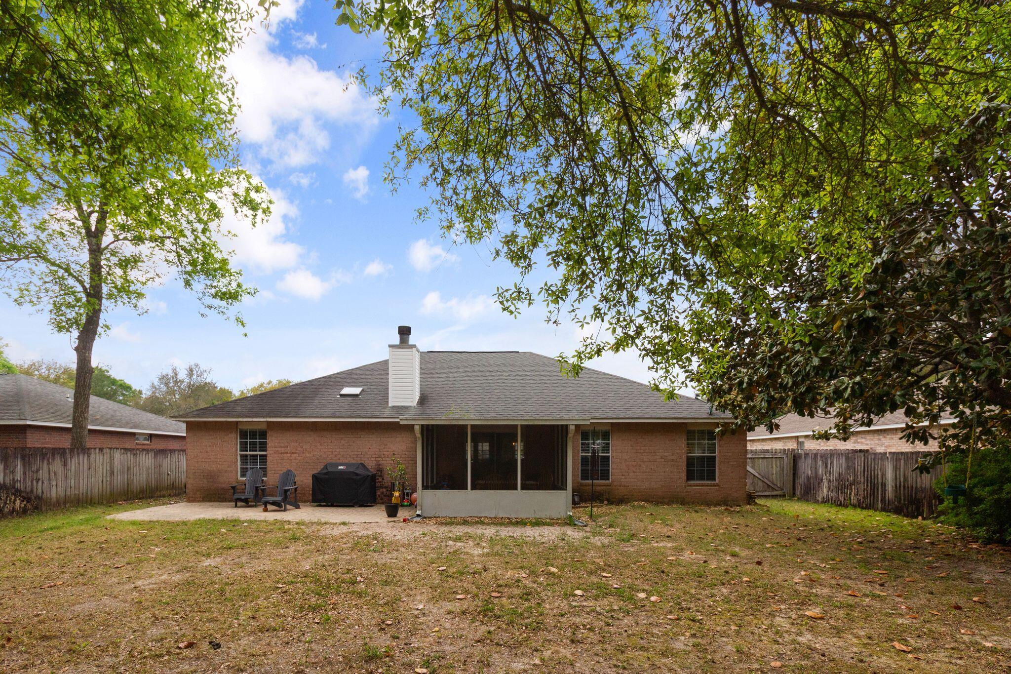 SHADOW OAK S/D LOT 28 - Residential Lease
