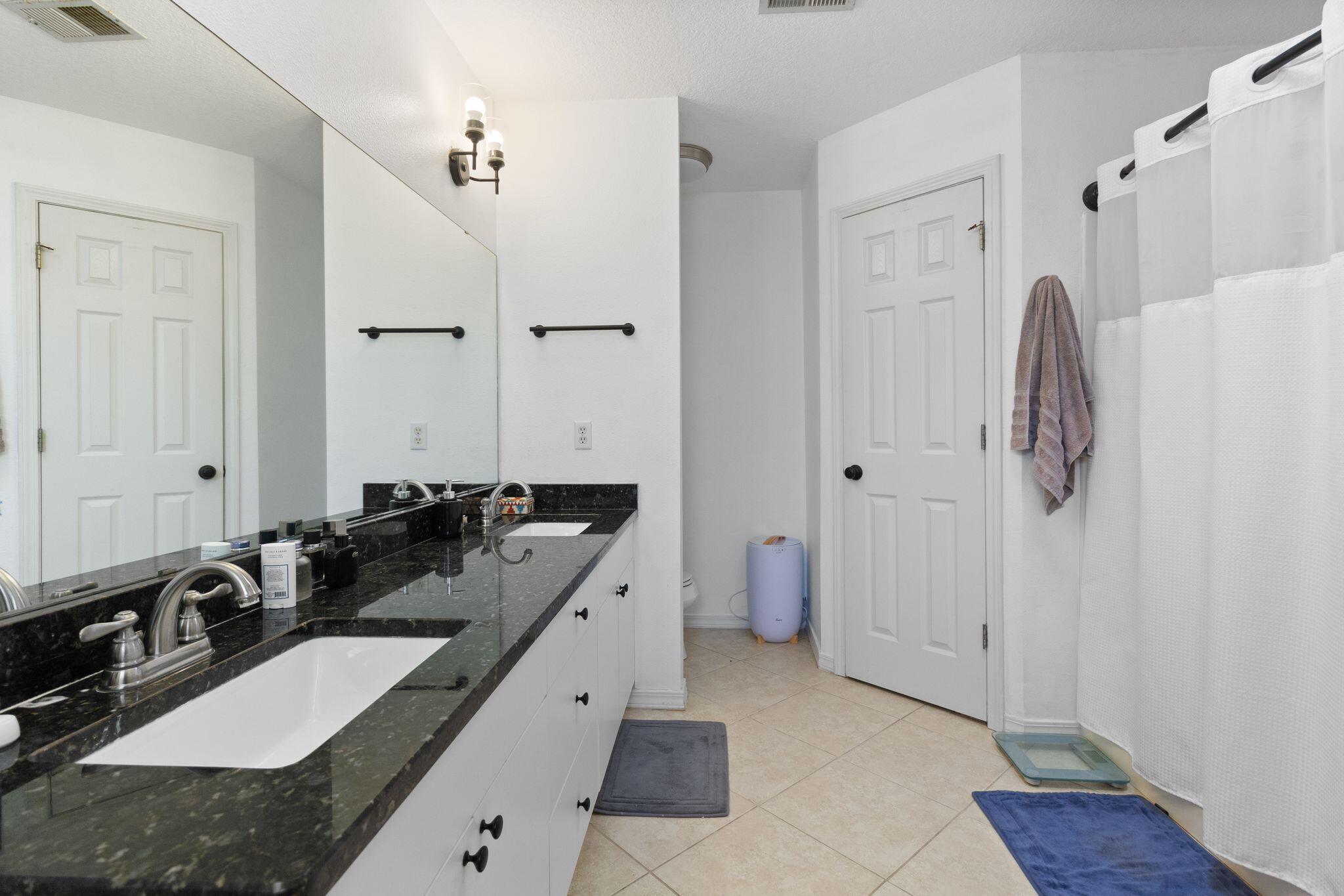 SHADOW OAK S/D LOT 28 - Residential Lease