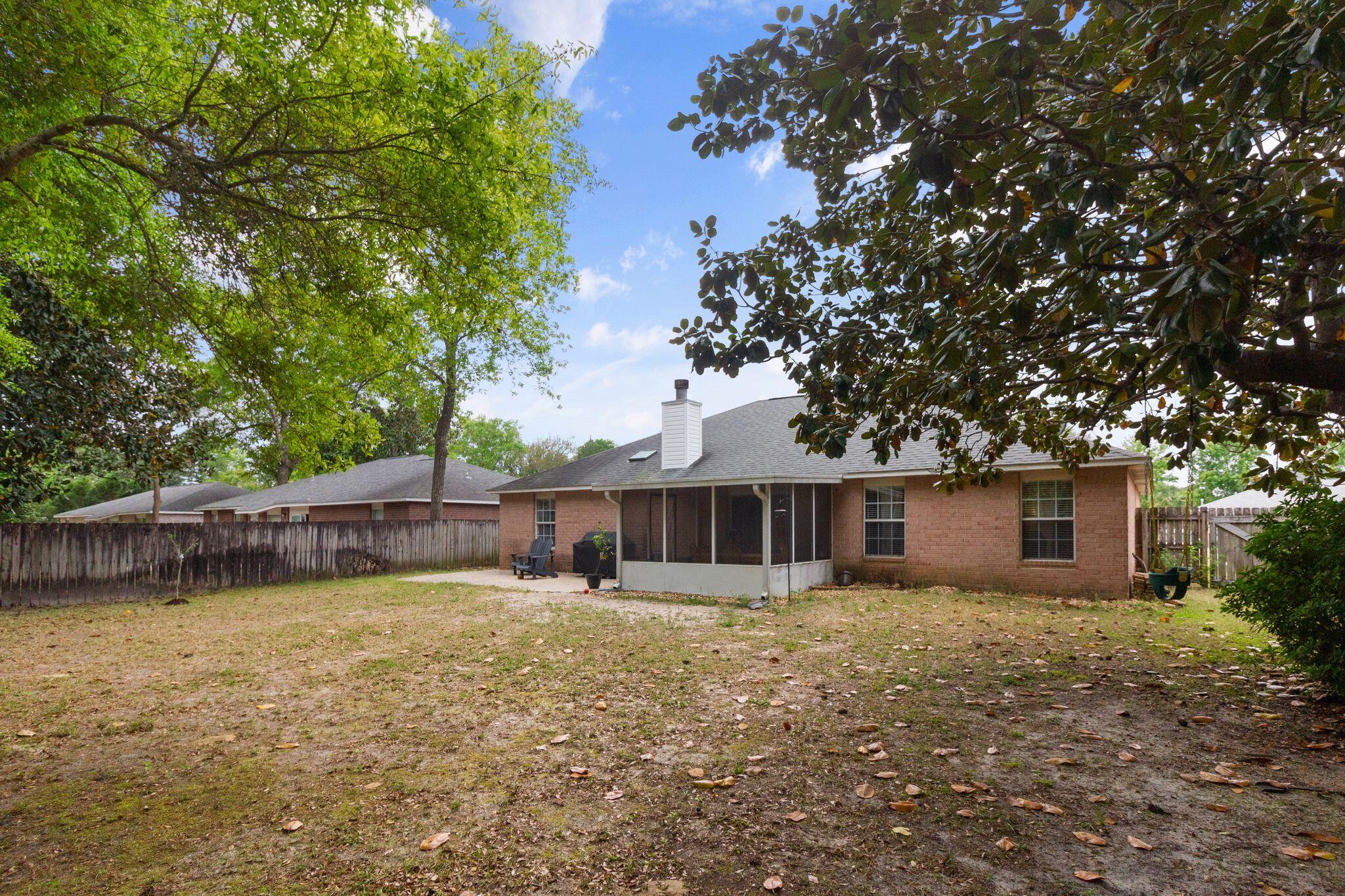 SHADOW OAK S/D LOT 28 - Residential Lease