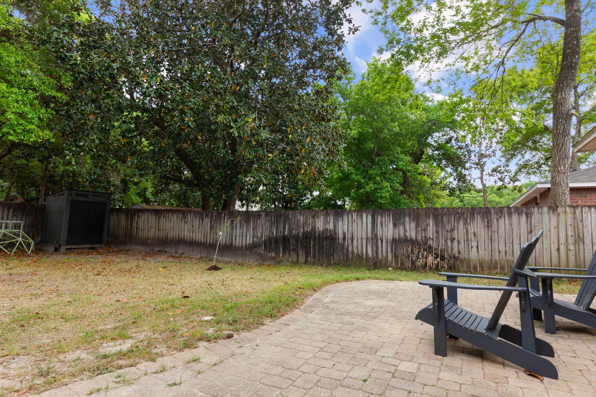 SHADOW OAK S/D LOT 28 - Residential Lease