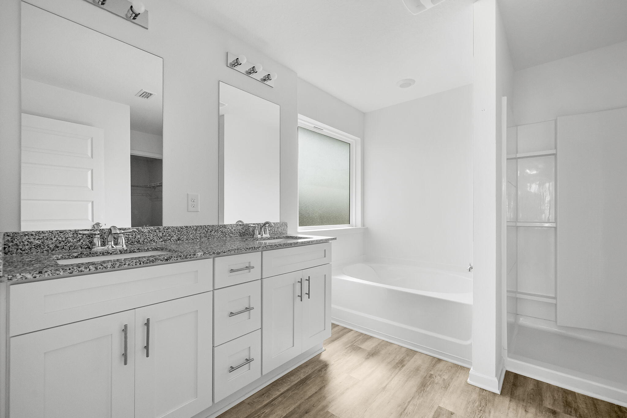 RIVERWALK PH I - Residential Lease