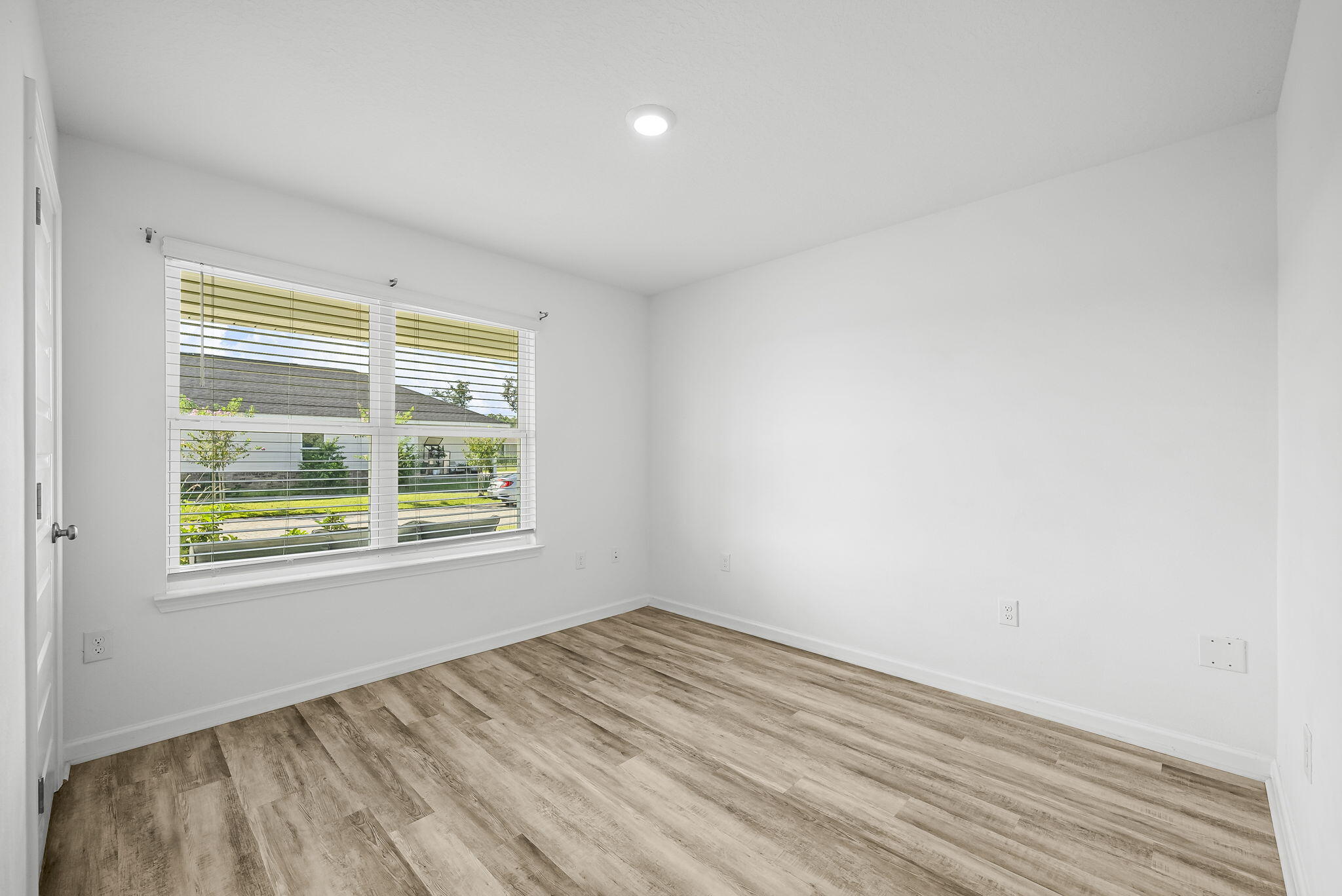 RIVERWALK PH I - Residential Lease