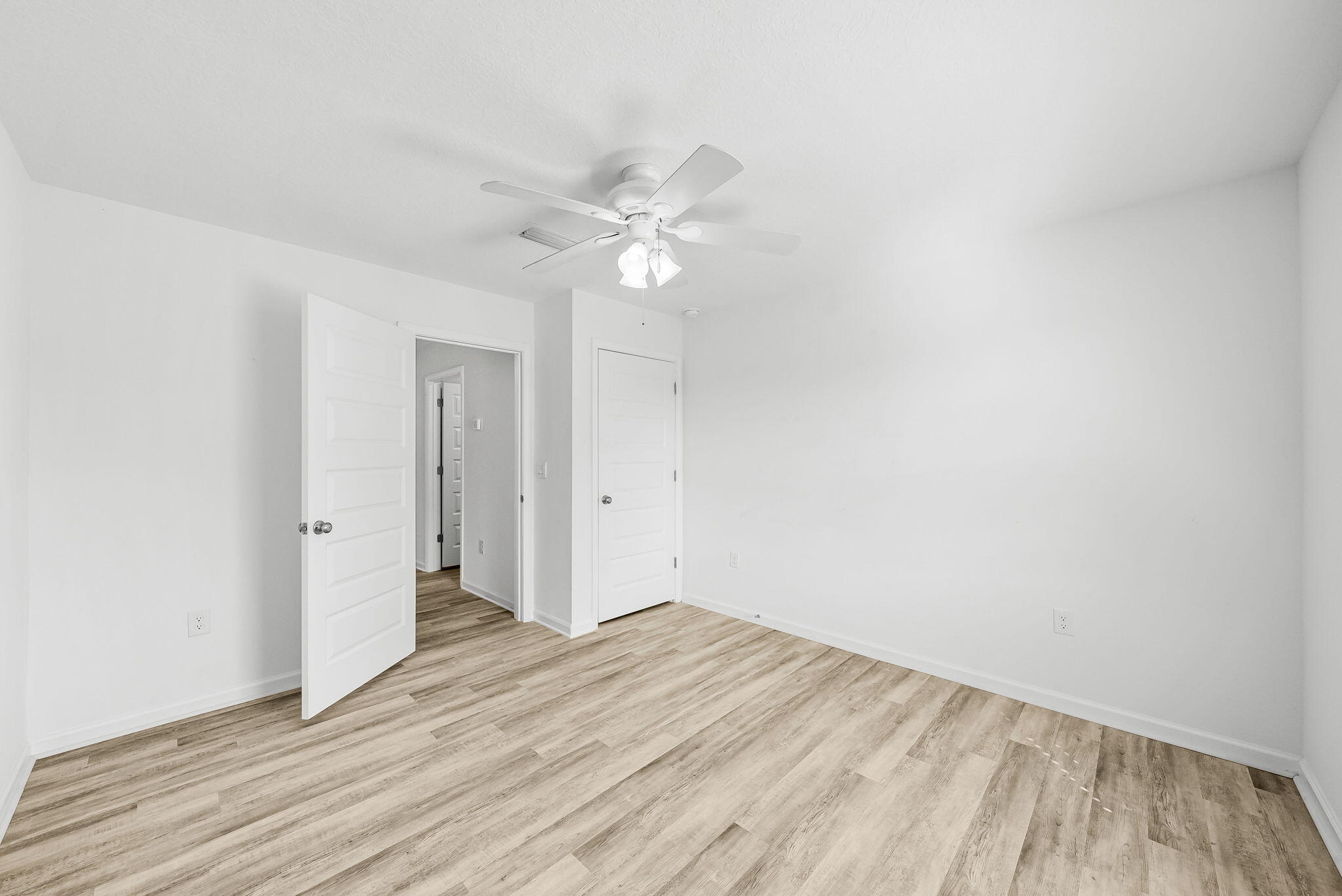 RIVERWALK PH I - Residential Lease