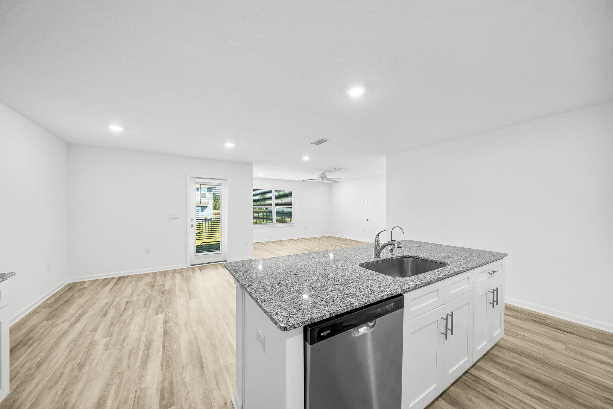 RIVERWALK PH I - Residential Lease