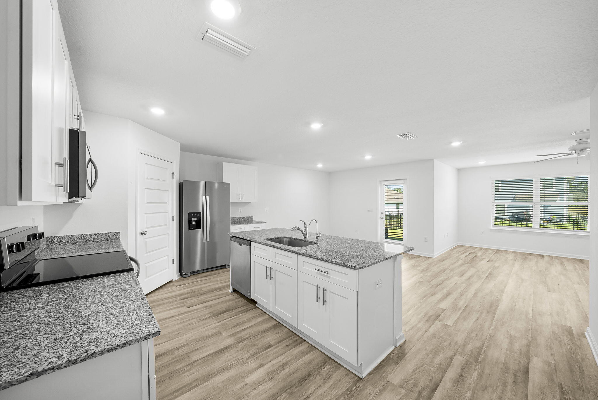 RIVERWALK PH I - Residential Lease