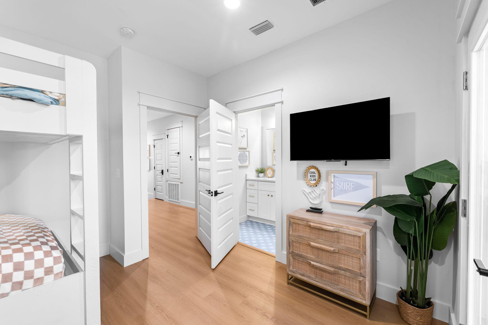 FRANGISTA BEACH 2ND ADDN - Residential