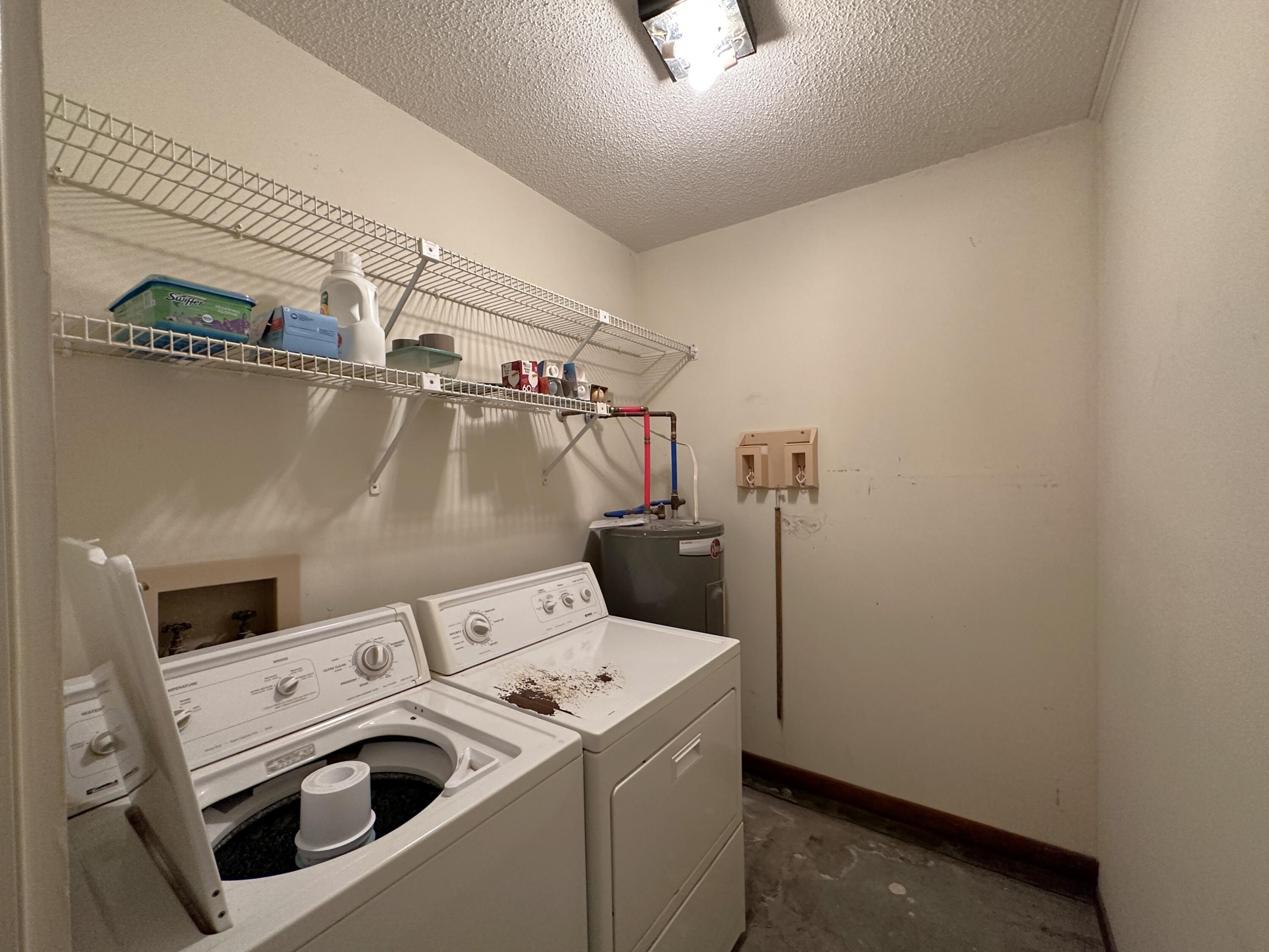 CORNER OAKS ESTATES - Residential