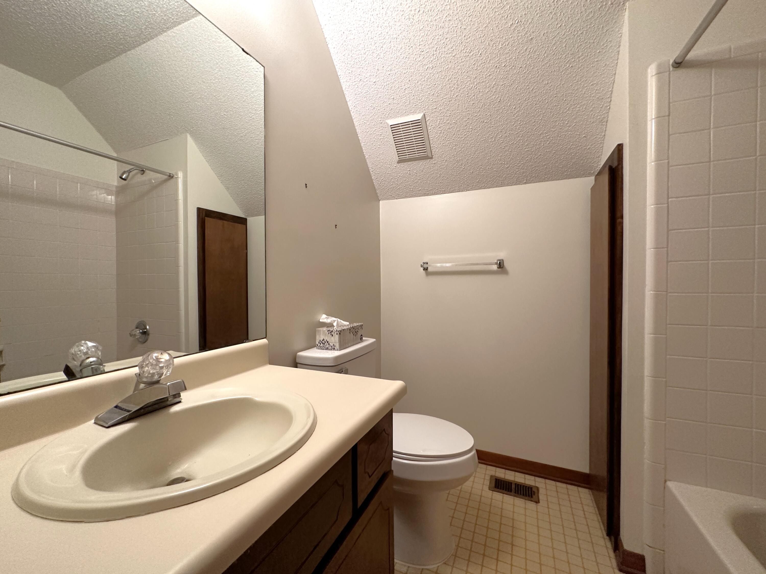 CORNER OAKS ESTATES - Residential