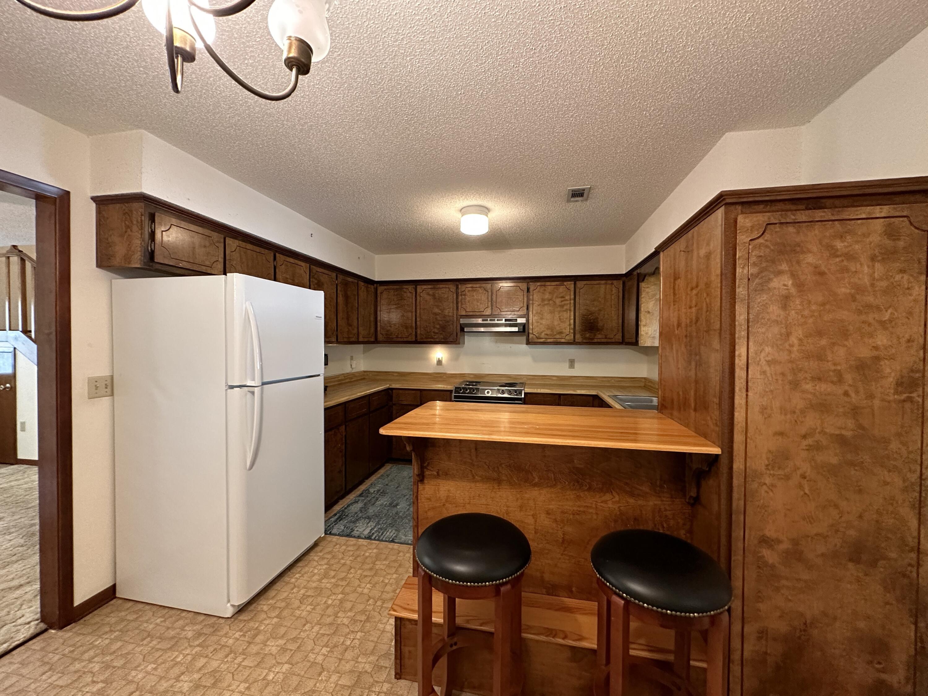 CORNER OAKS ESTATES - Residential