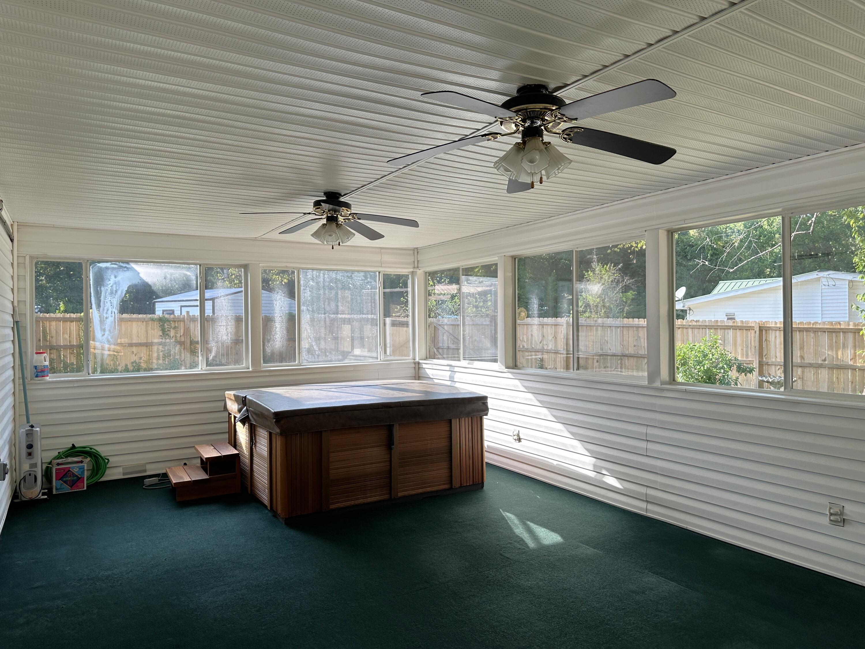 CORNER OAKS ESTATES - Residential