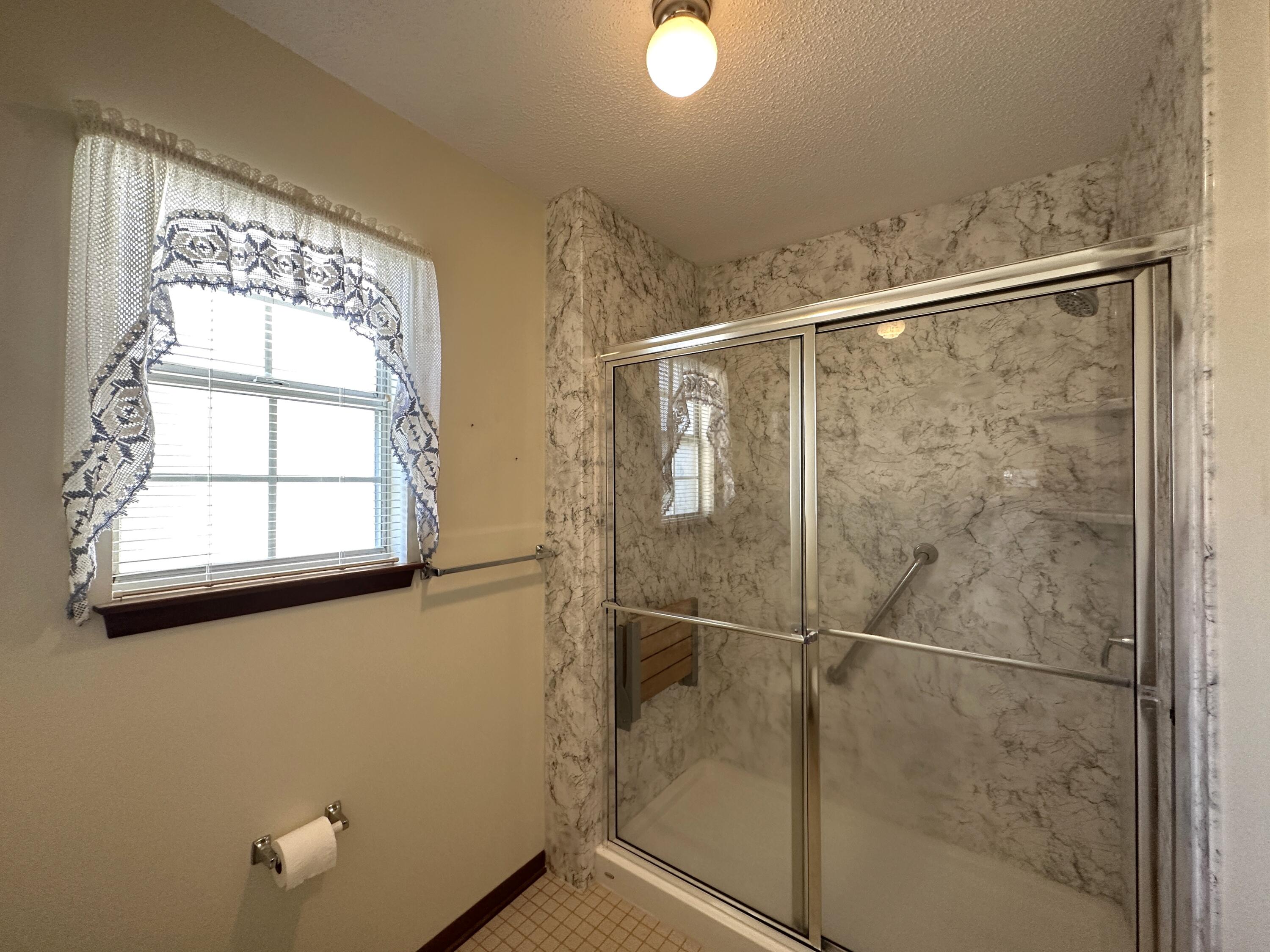 CORNER OAKS ESTATES - Residential