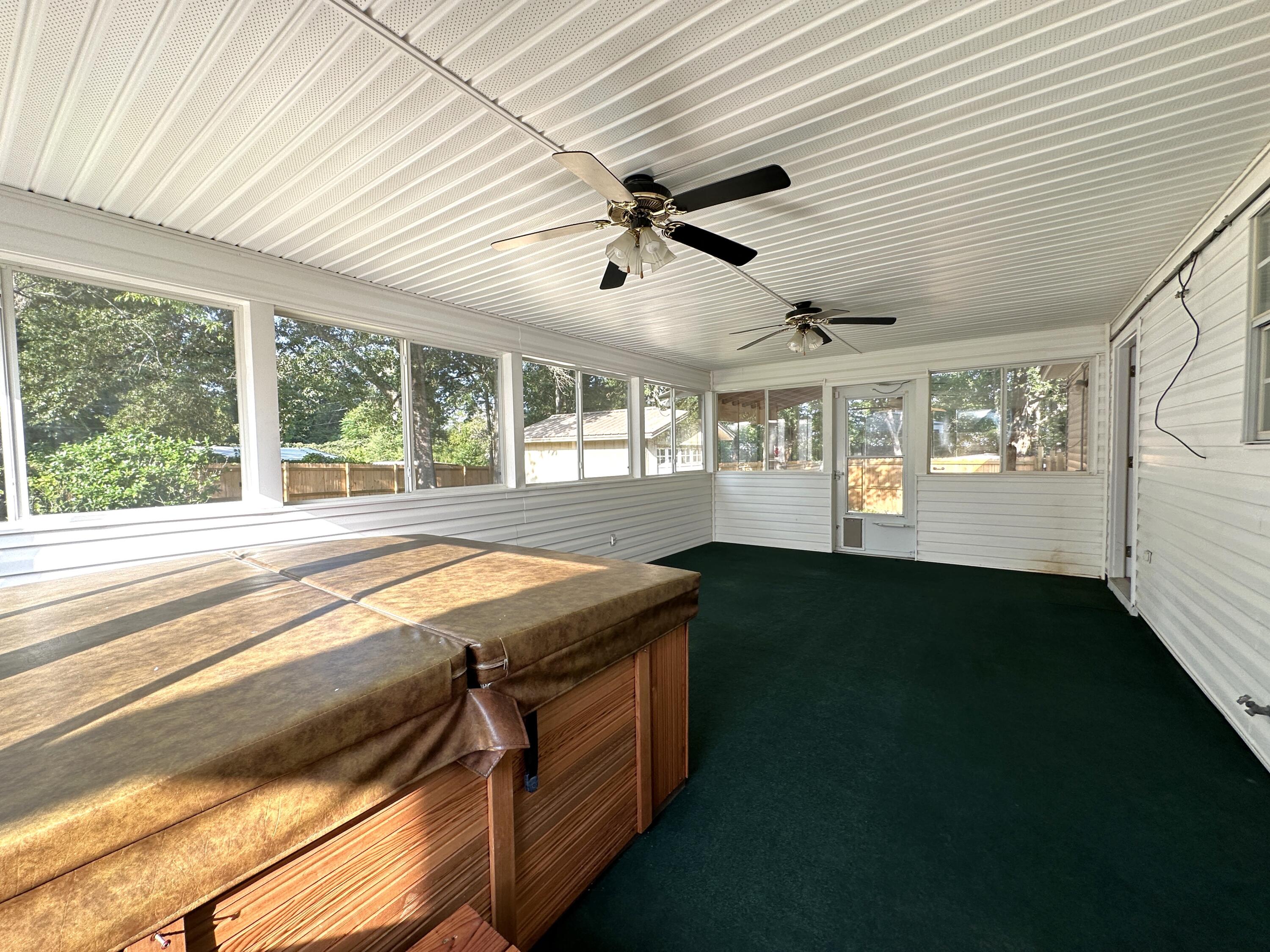 CORNER OAKS ESTATES - Residential