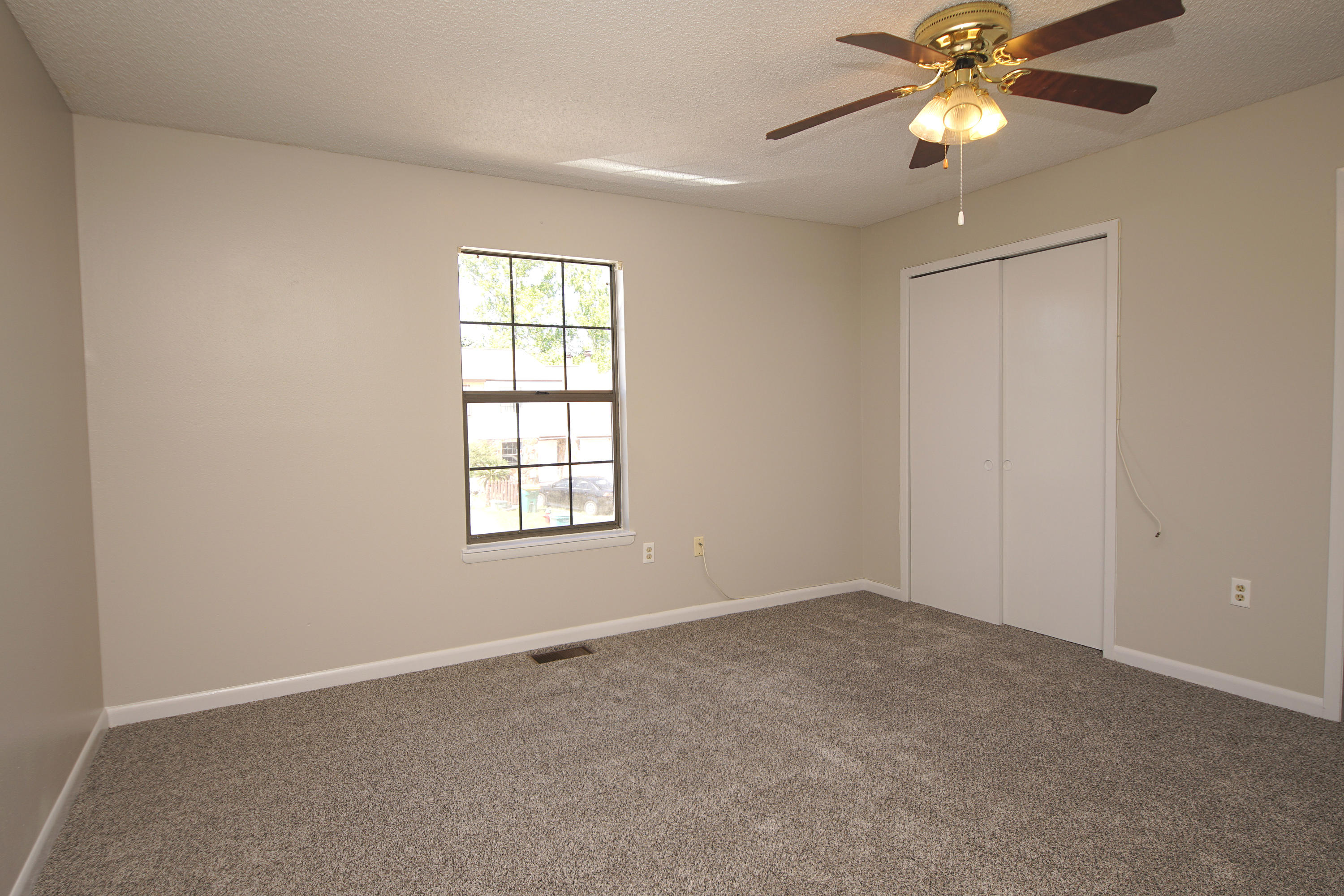 SANDALWOOD MANOR 1ST ADDN - Residential