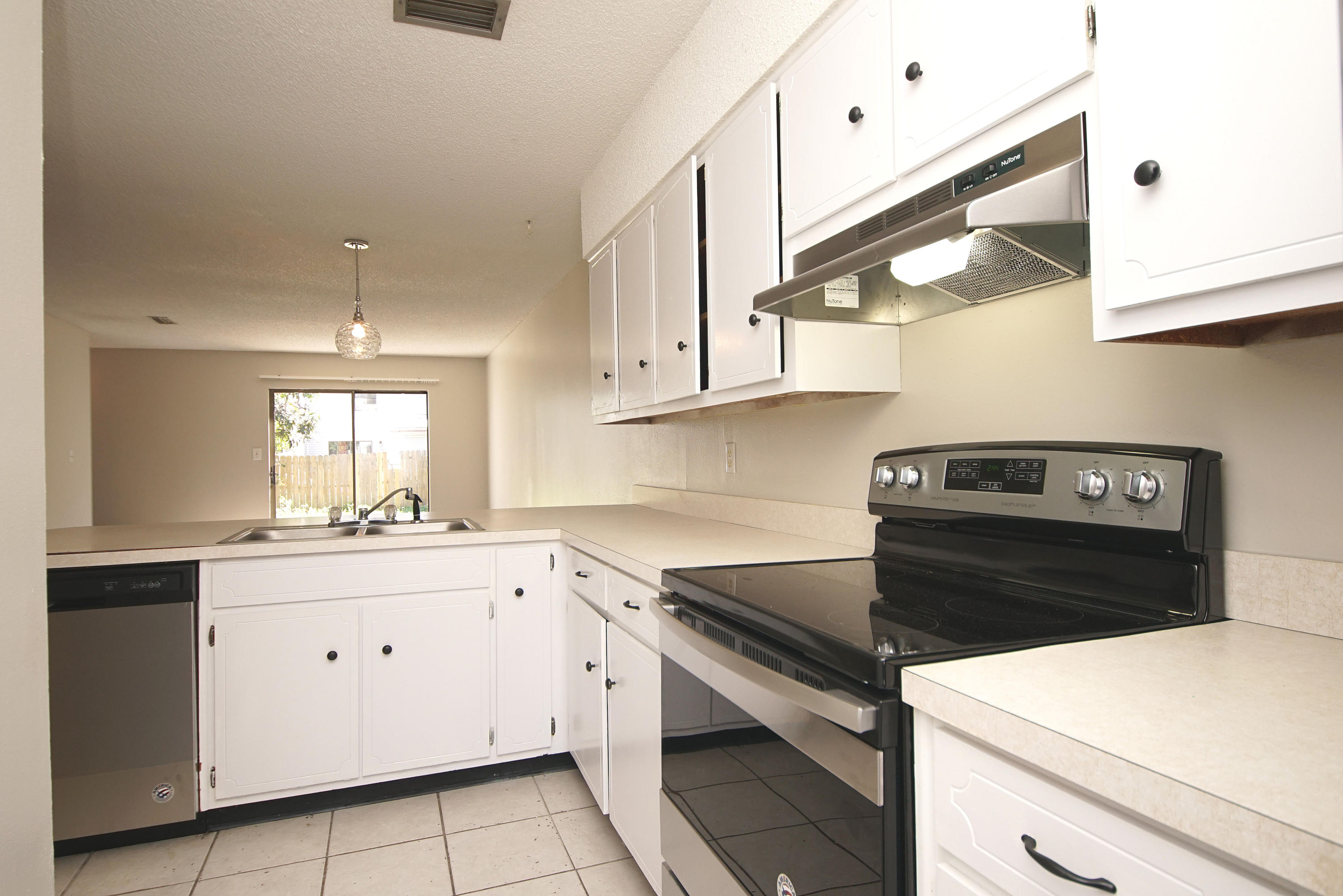 SANDALWOOD MANOR 1ST ADDN - Residential