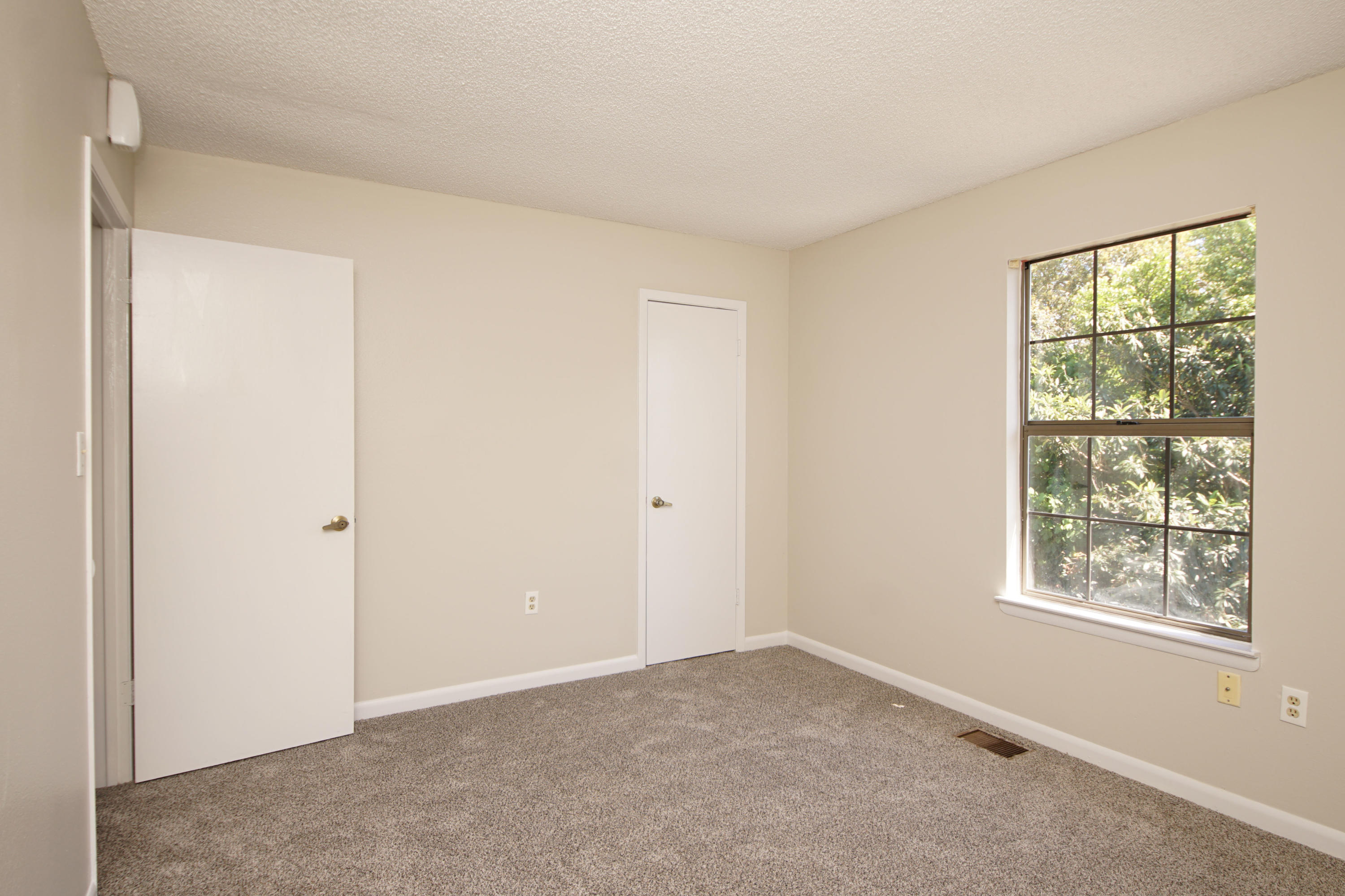 SANDALWOOD MANOR 1ST ADDN - Residential