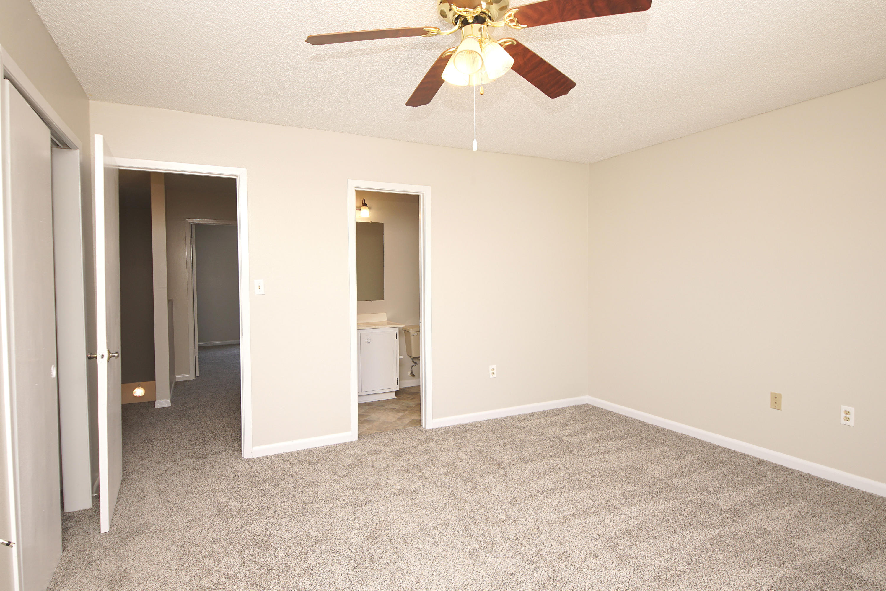 SANDALWOOD MANOR 1ST ADDN - Residential