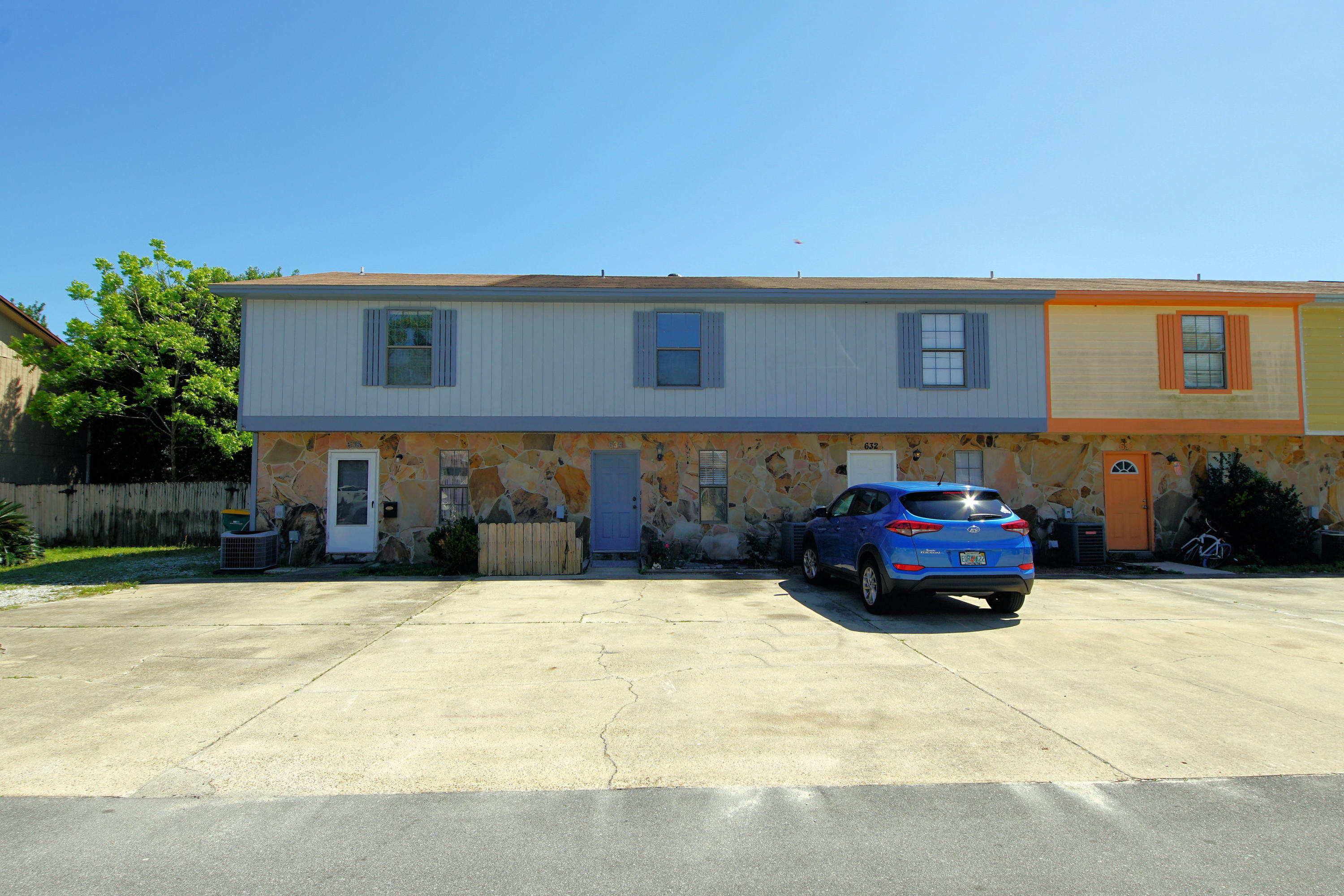 SANDALWOOD MANOR 1ST ADDN - Residential