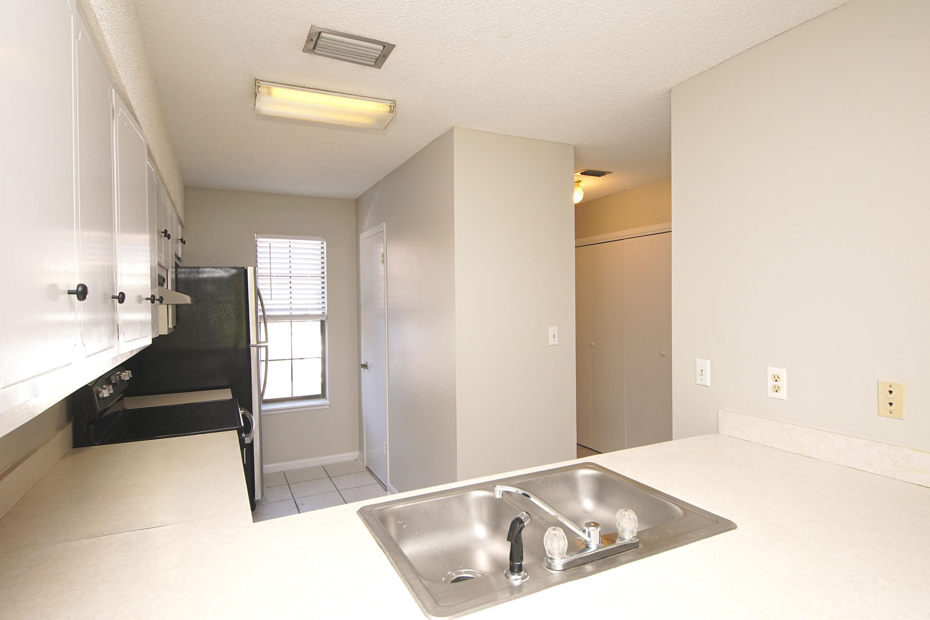 SANDALWOOD MANOR 1ST ADDN - Residential