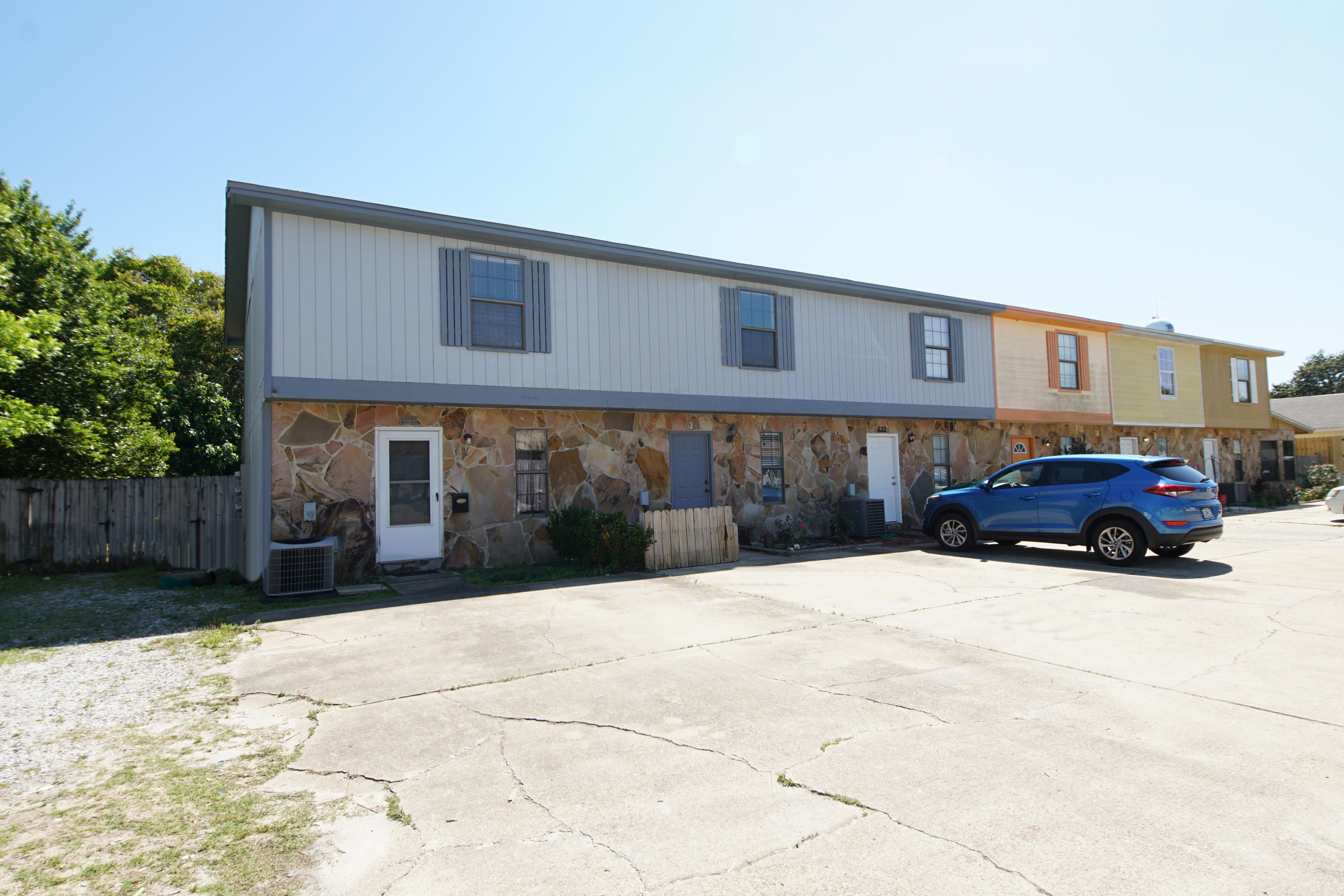 SANDALWOOD MANOR 1ST ADDN - Residential