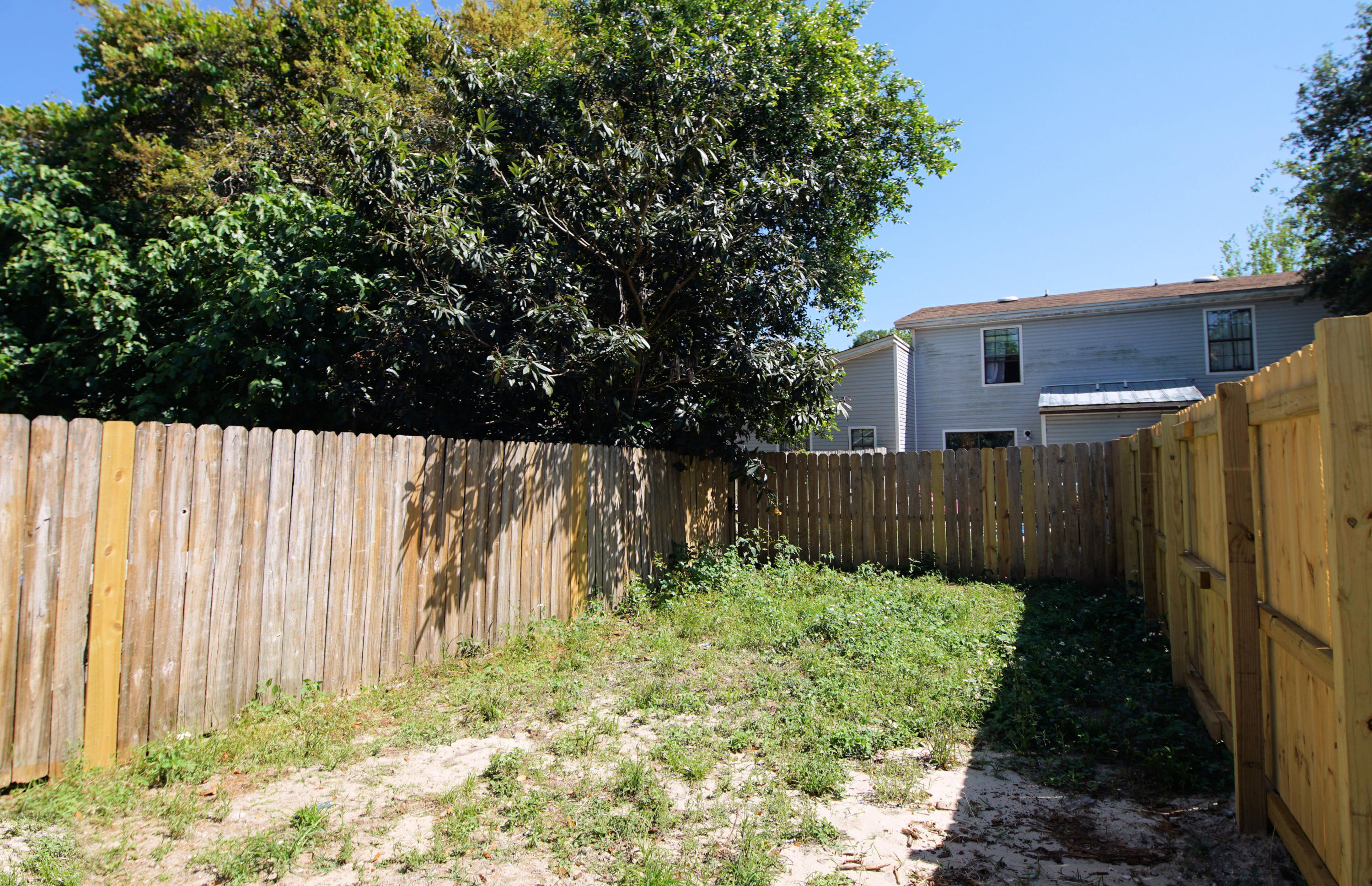 SANDALWOOD MANOR 1ST ADDN - Residential