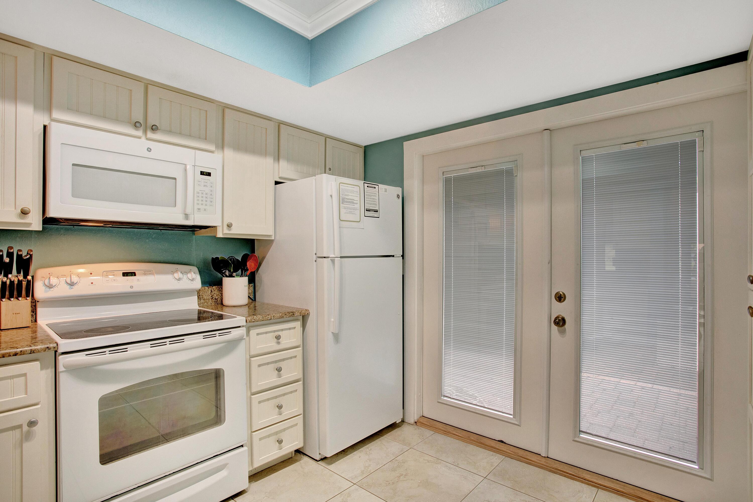 LINKSIDE VILLAGE UNIT 1 - Residential