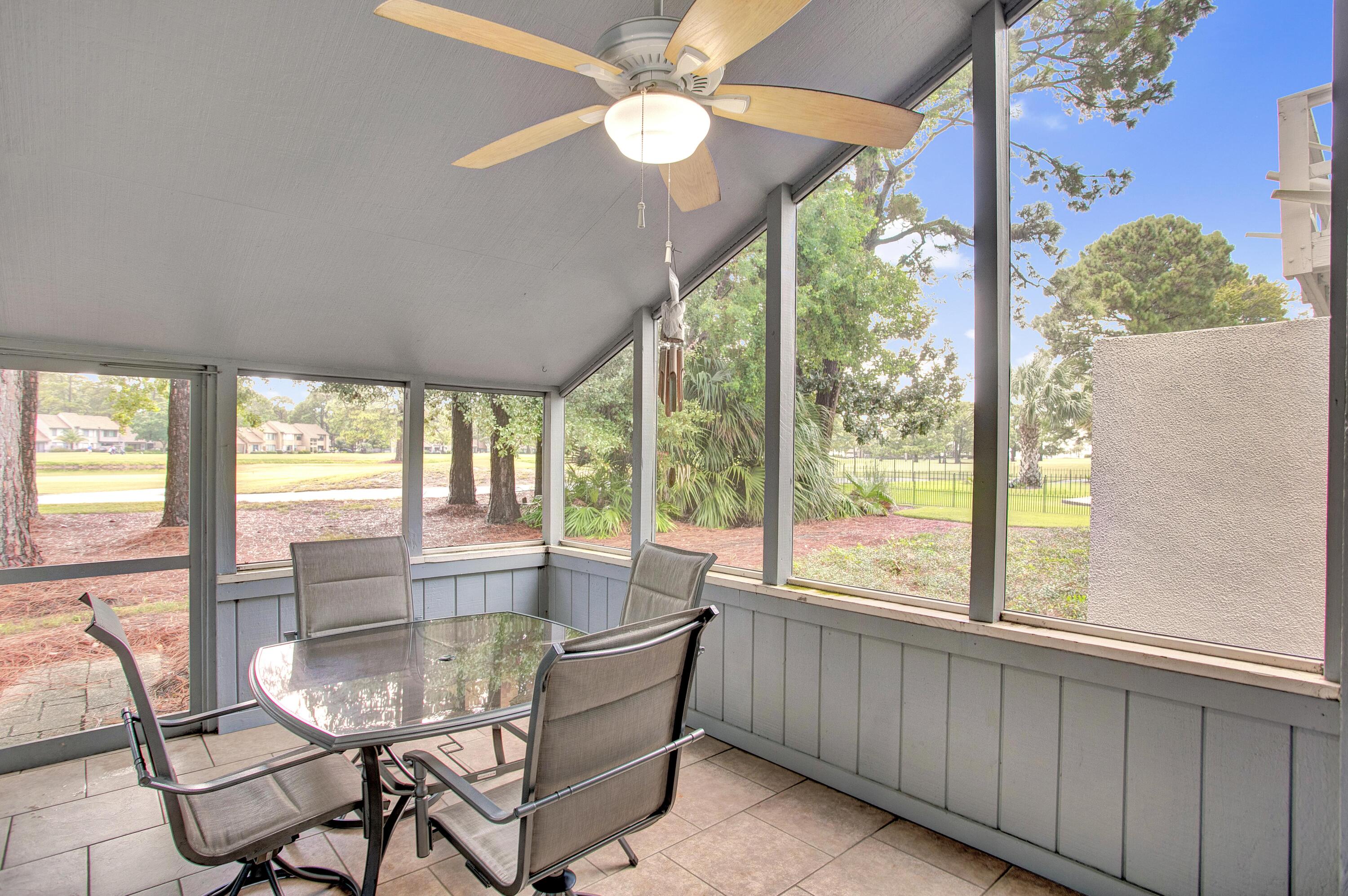 LINKSIDE VILLAGE UNIT 1 - Residential