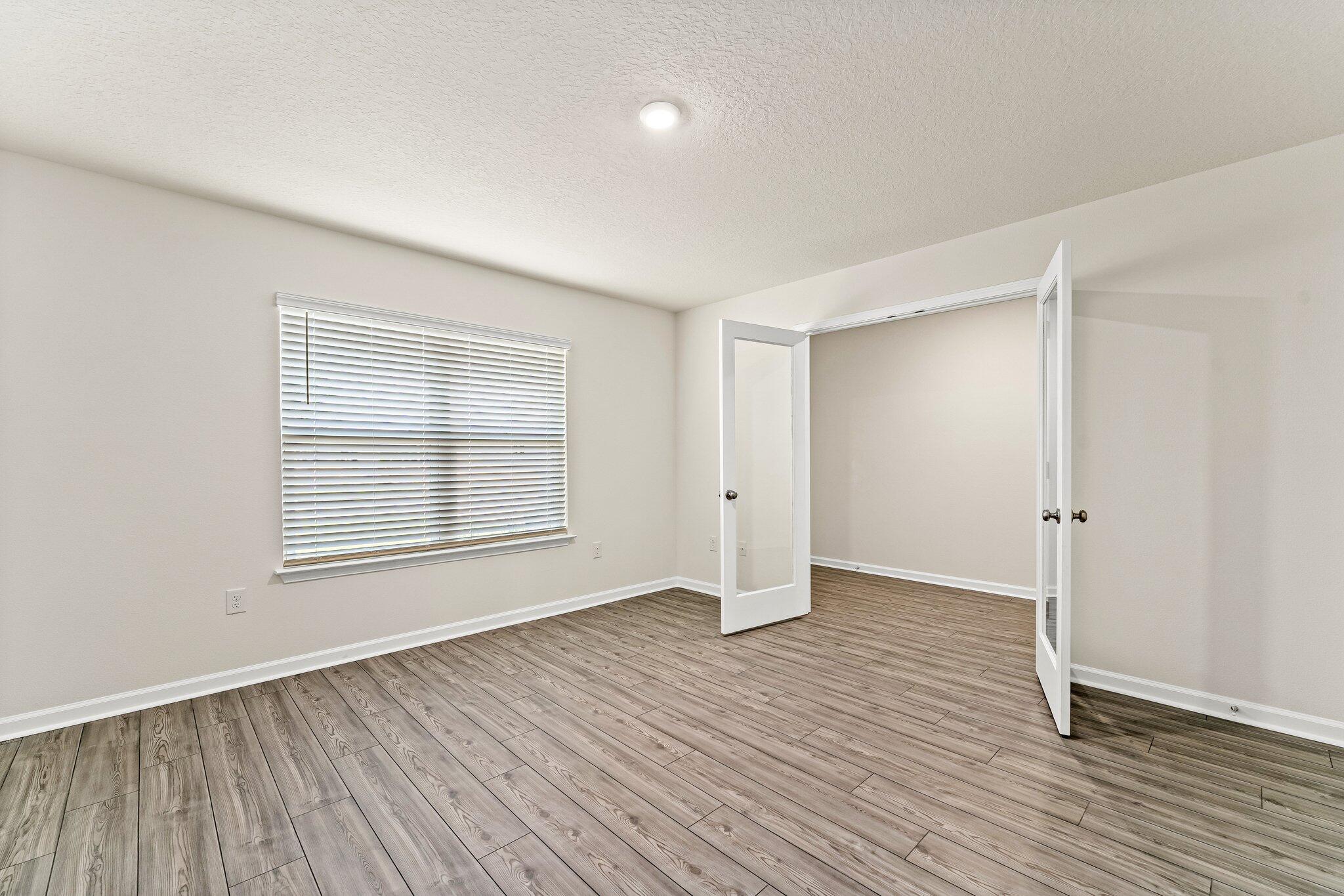 RIVERWALK PH I - Residential Lease