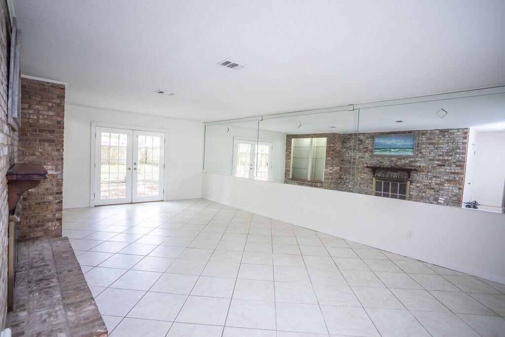 EDGEWATER VILLAGE - Residential Lease