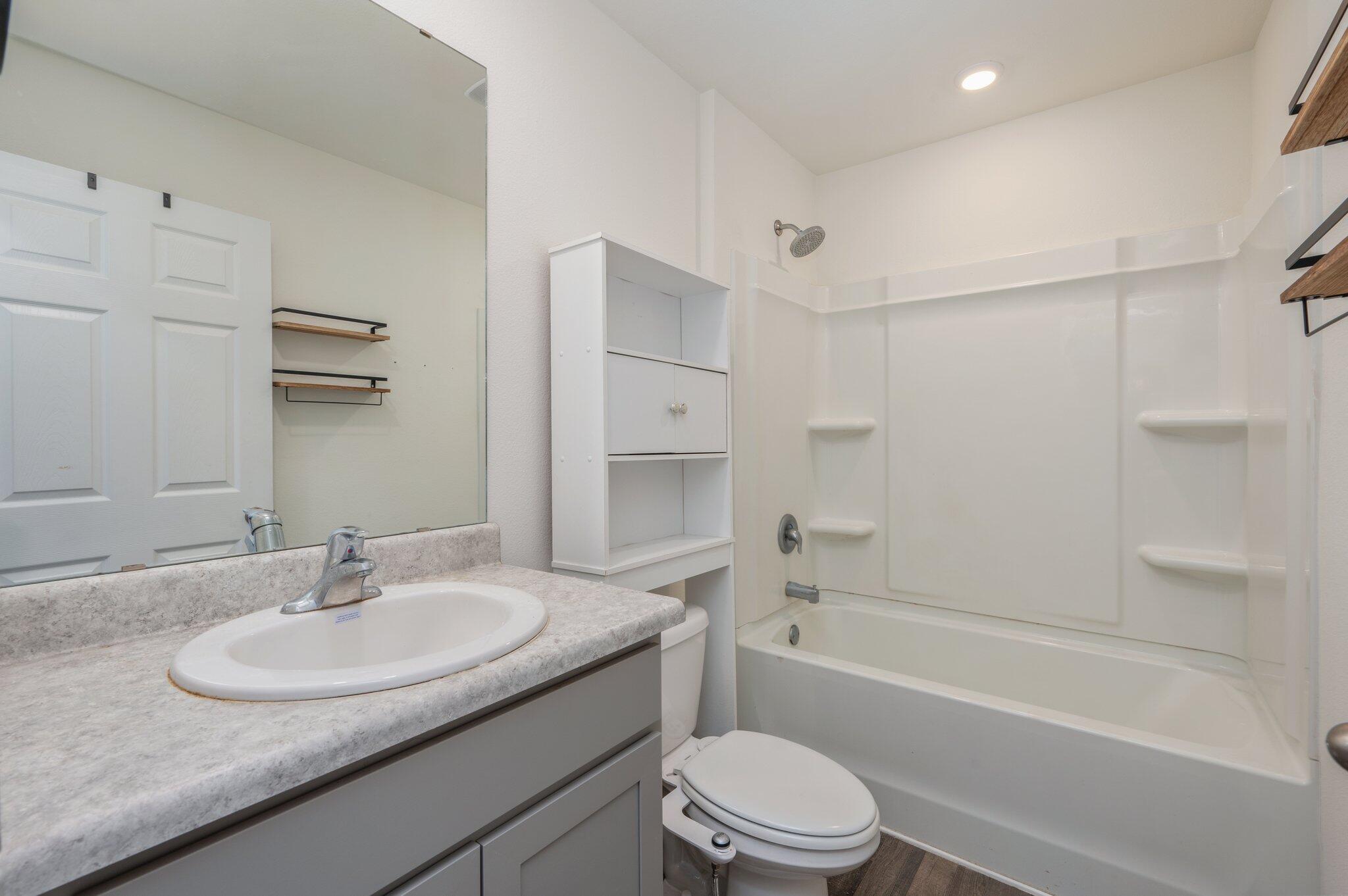 Ventura Manor - Residential Lease