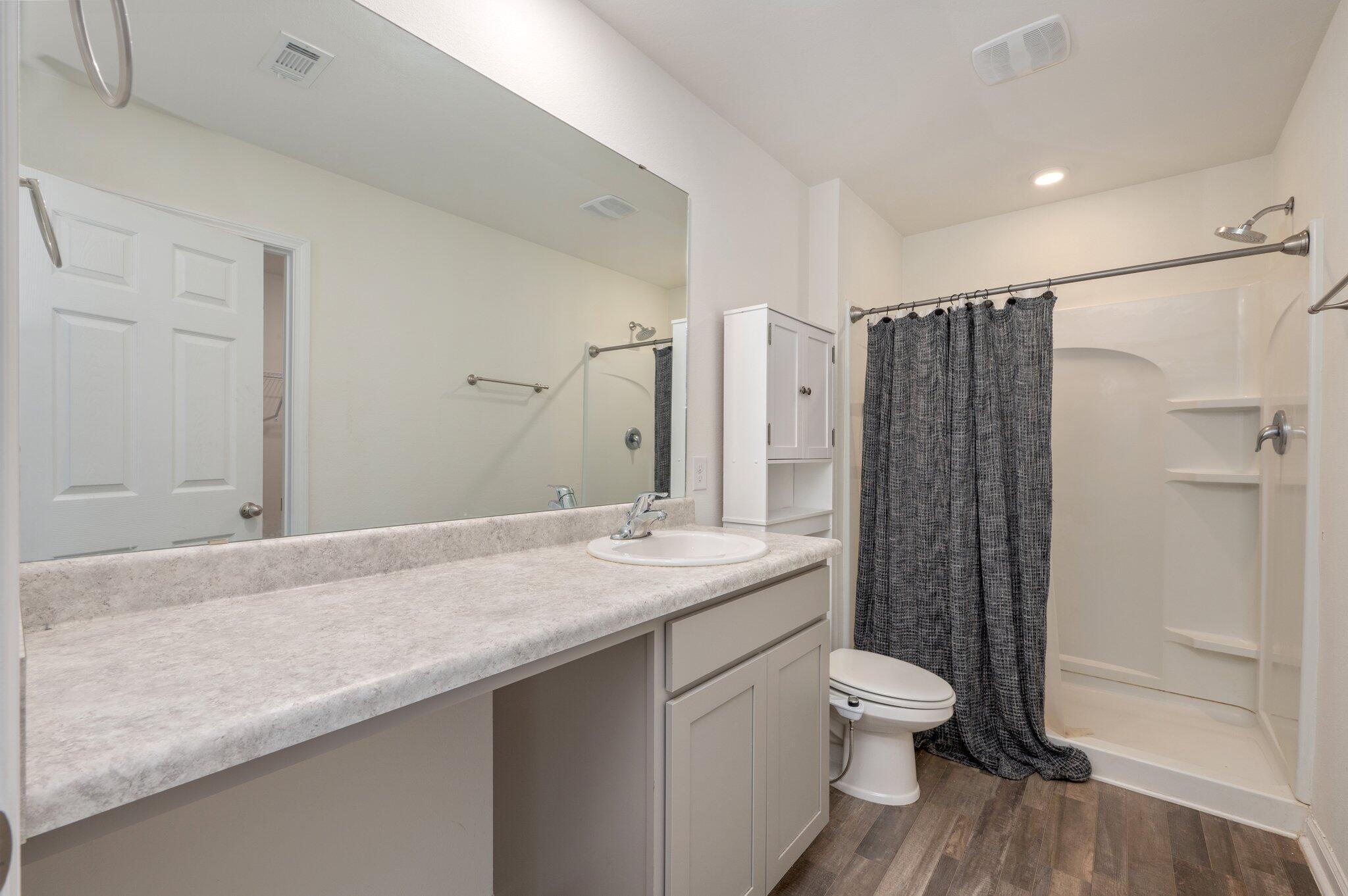 Ventura Manor - Residential Lease