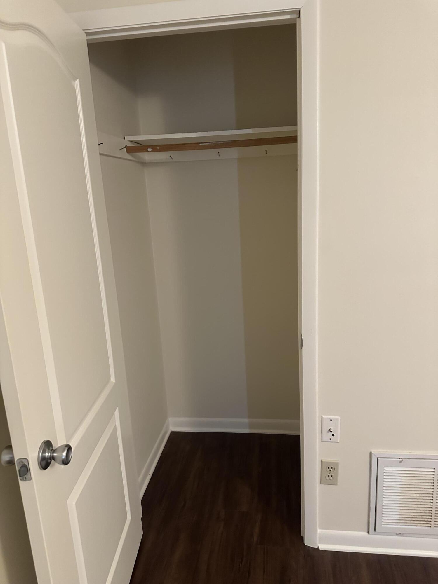 ISLAND MARK - Residential Lease