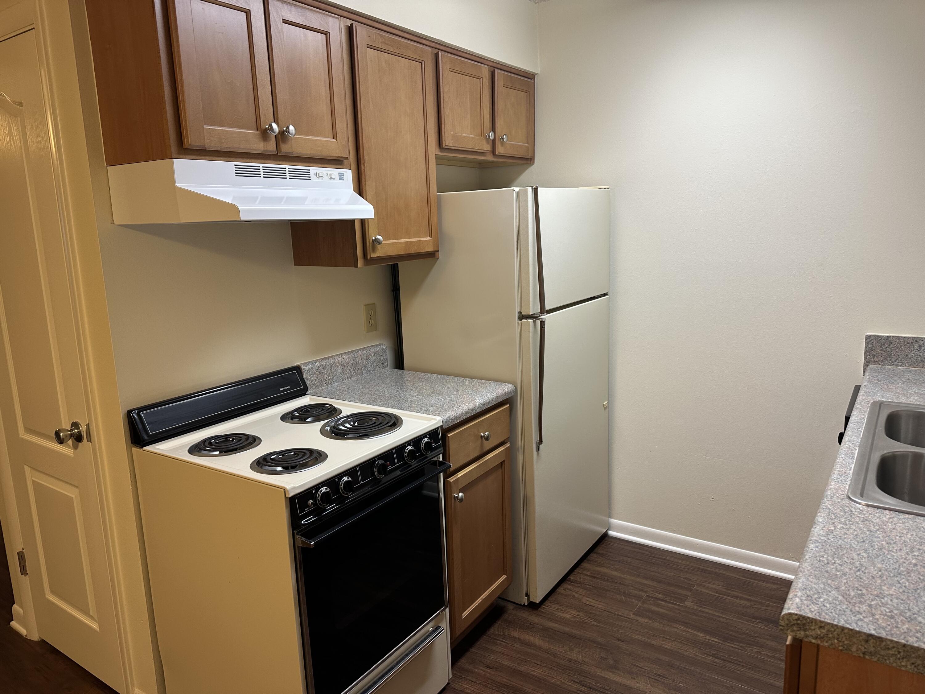 ISLAND MARK - Residential Lease