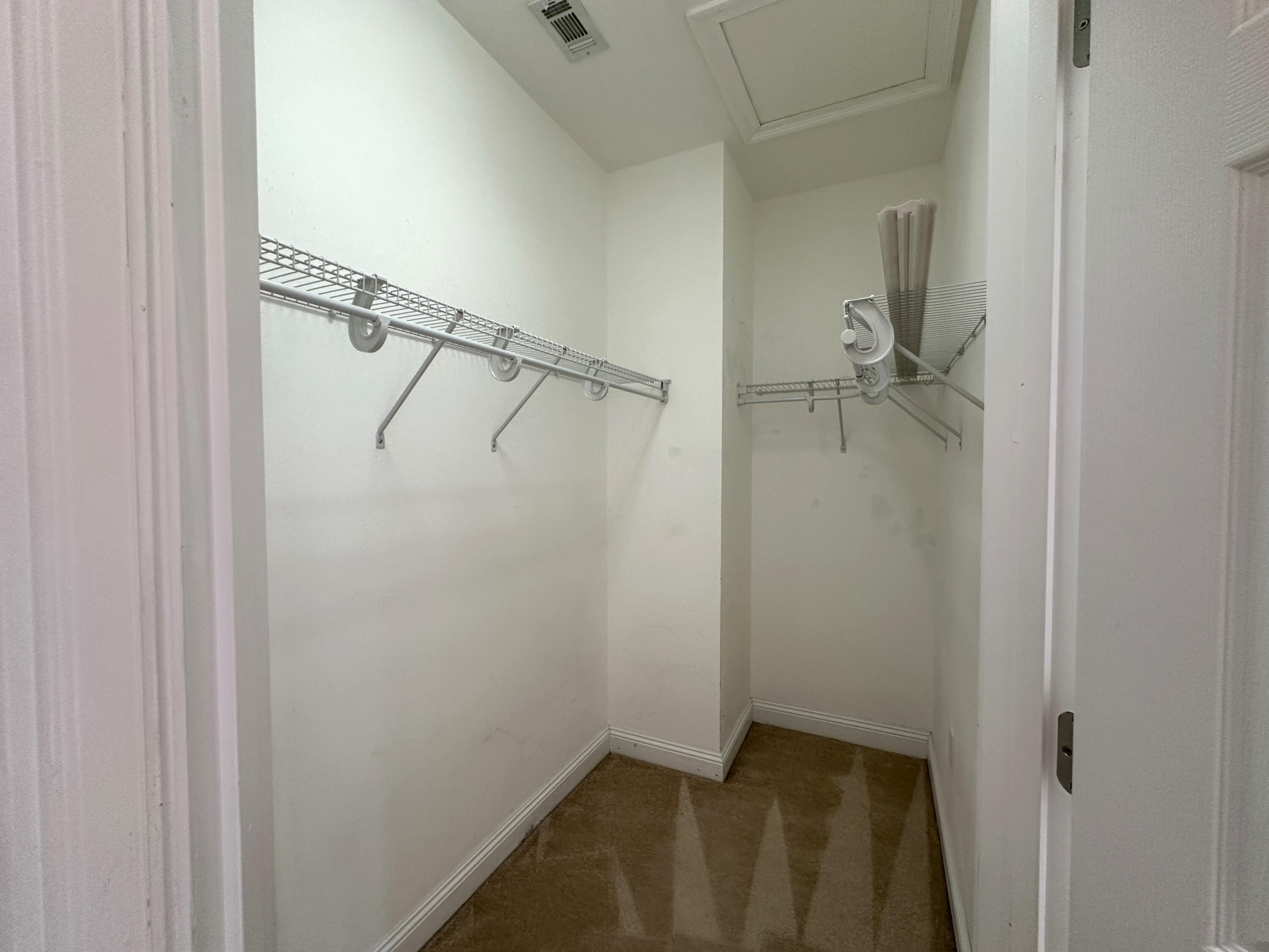 WALTON OAKS TOWNHOMES - Residential Lease