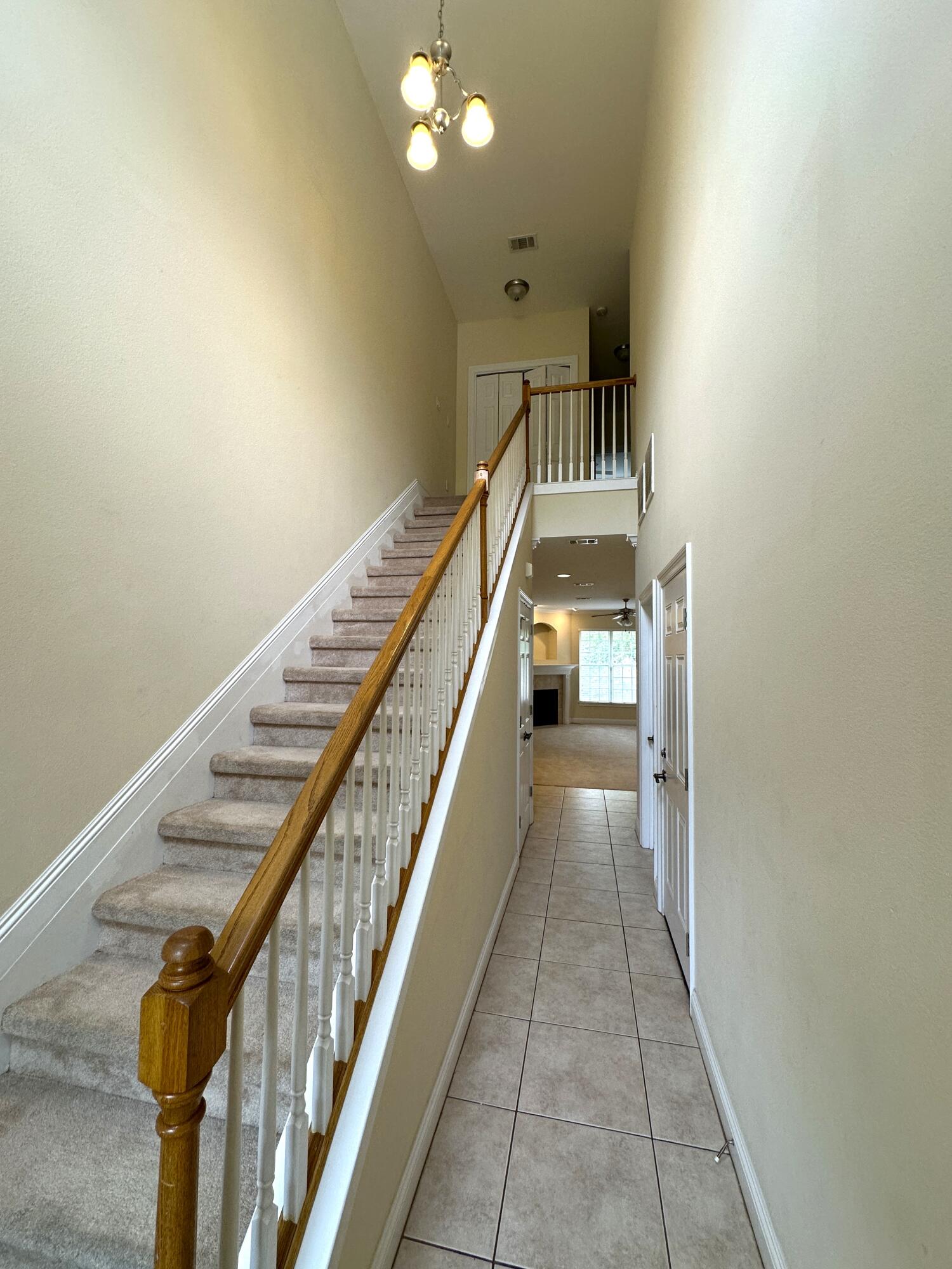 WALTON OAKS TOWNHOMES - Residential Lease