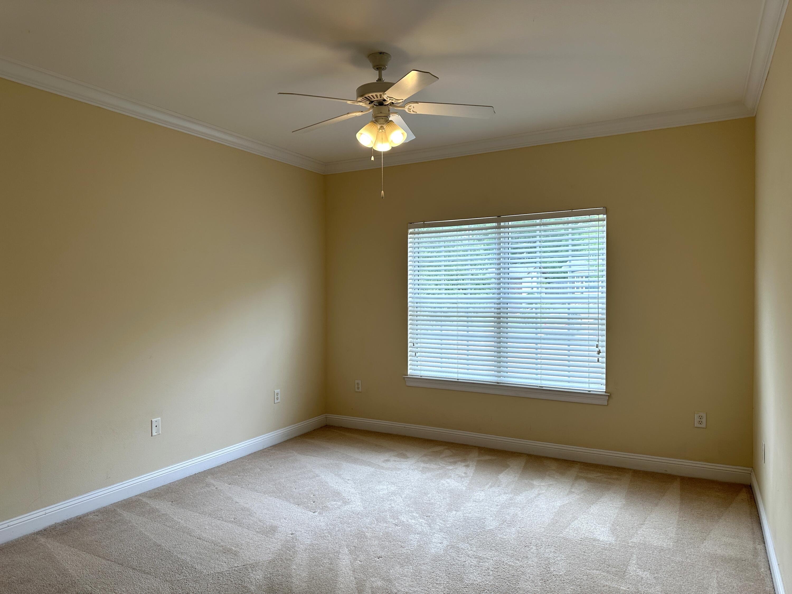 WALTON OAKS TOWNHOMES - Residential Lease