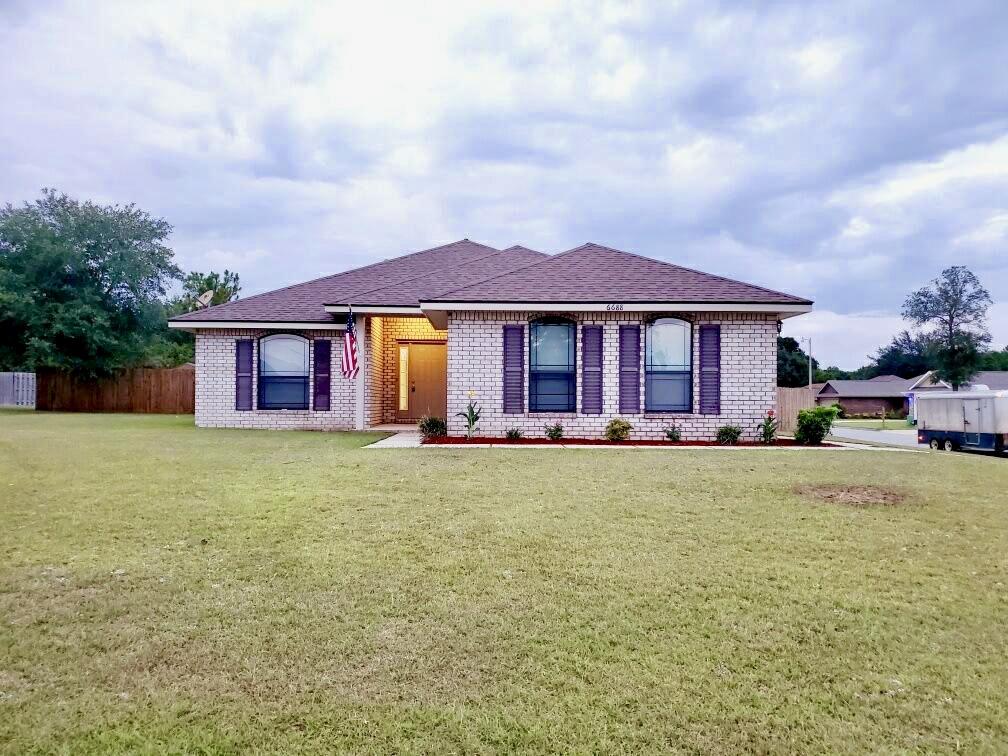 Great Deal in Plantation Woods!!!3/2 2 Car Garage 1612 SF **Move in ready 2009 Home* Wont last !!!100% Move in ready!!