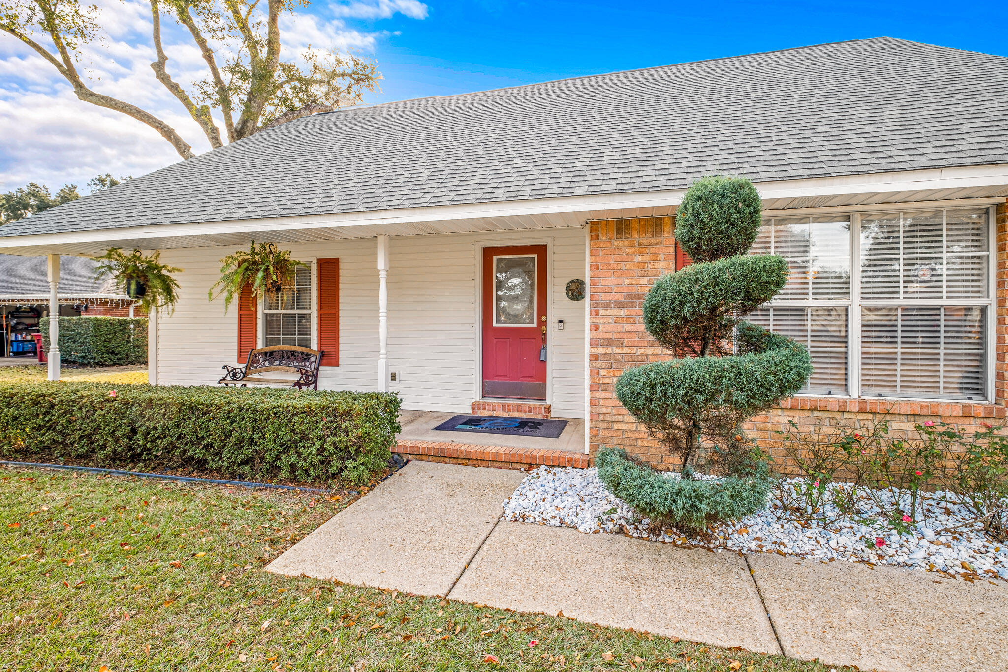 CROSS ROADS - Residential