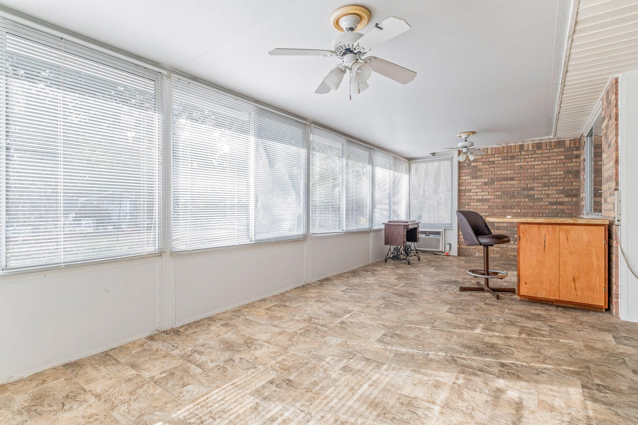 CROSS ROADS - Residential