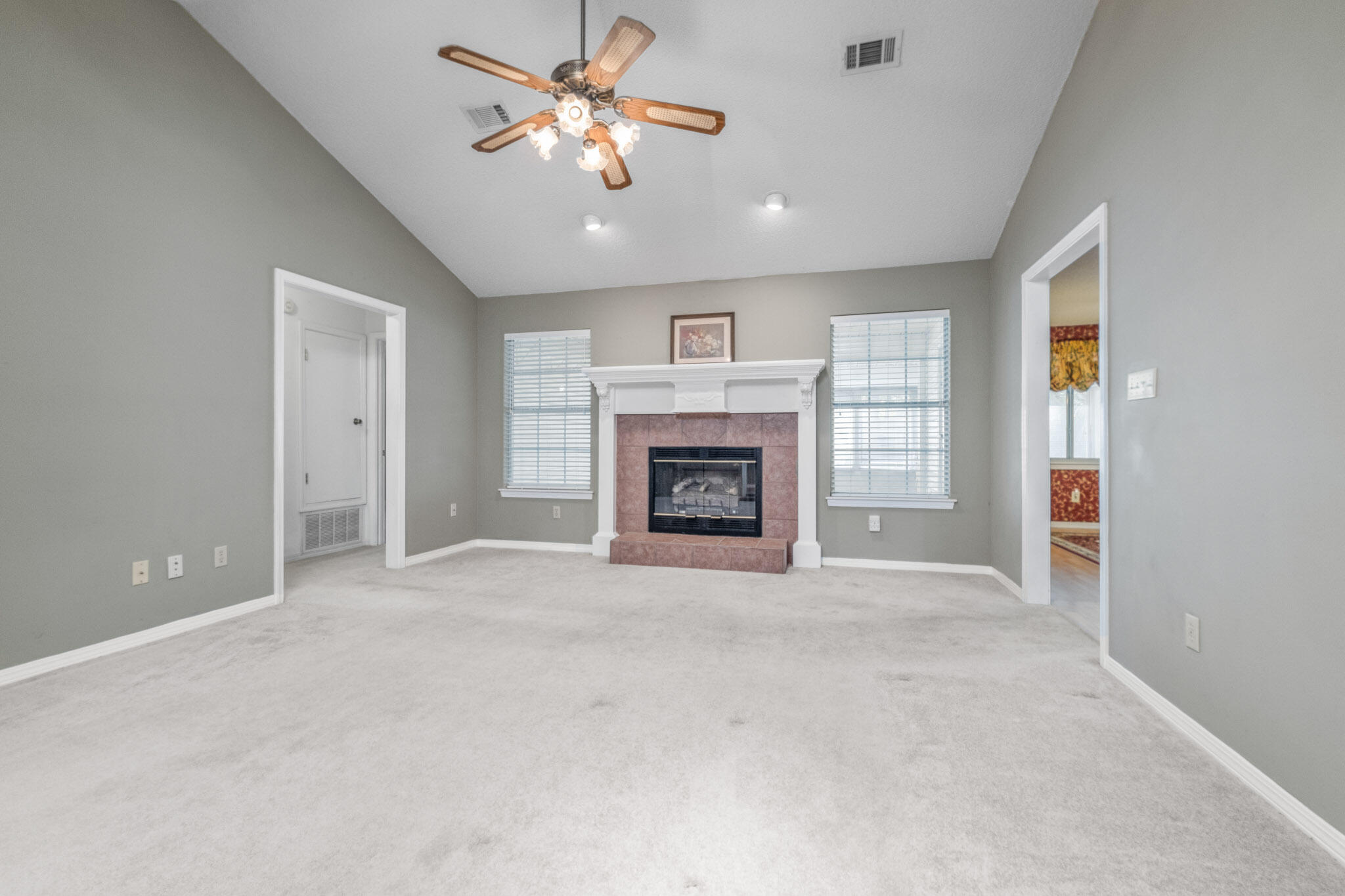 CROSS ROADS - Residential