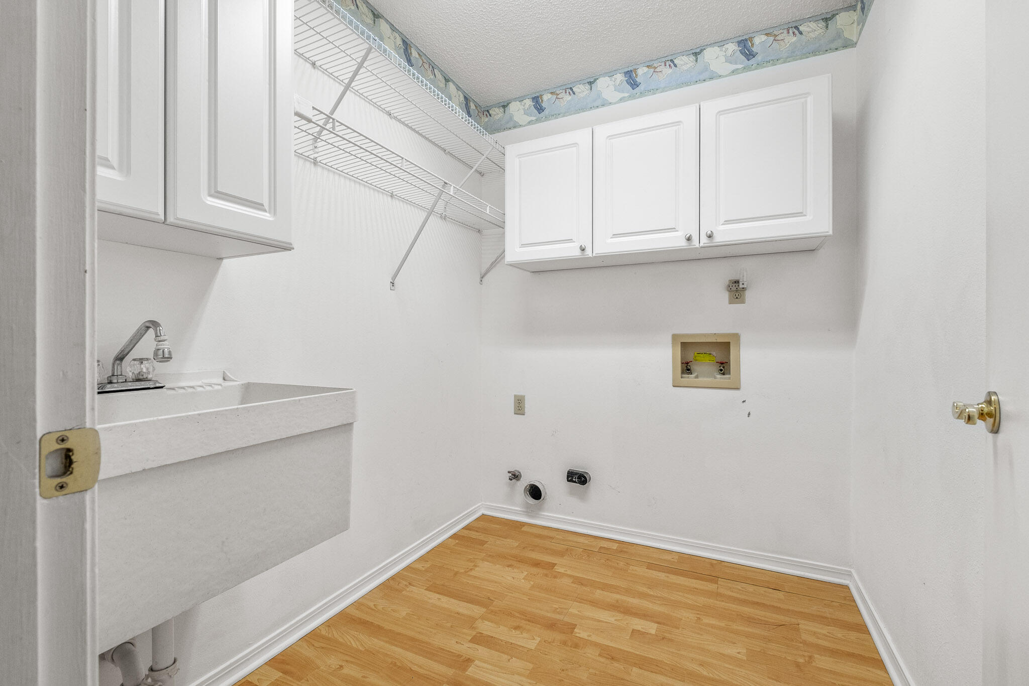 CROSS ROADS - Residential