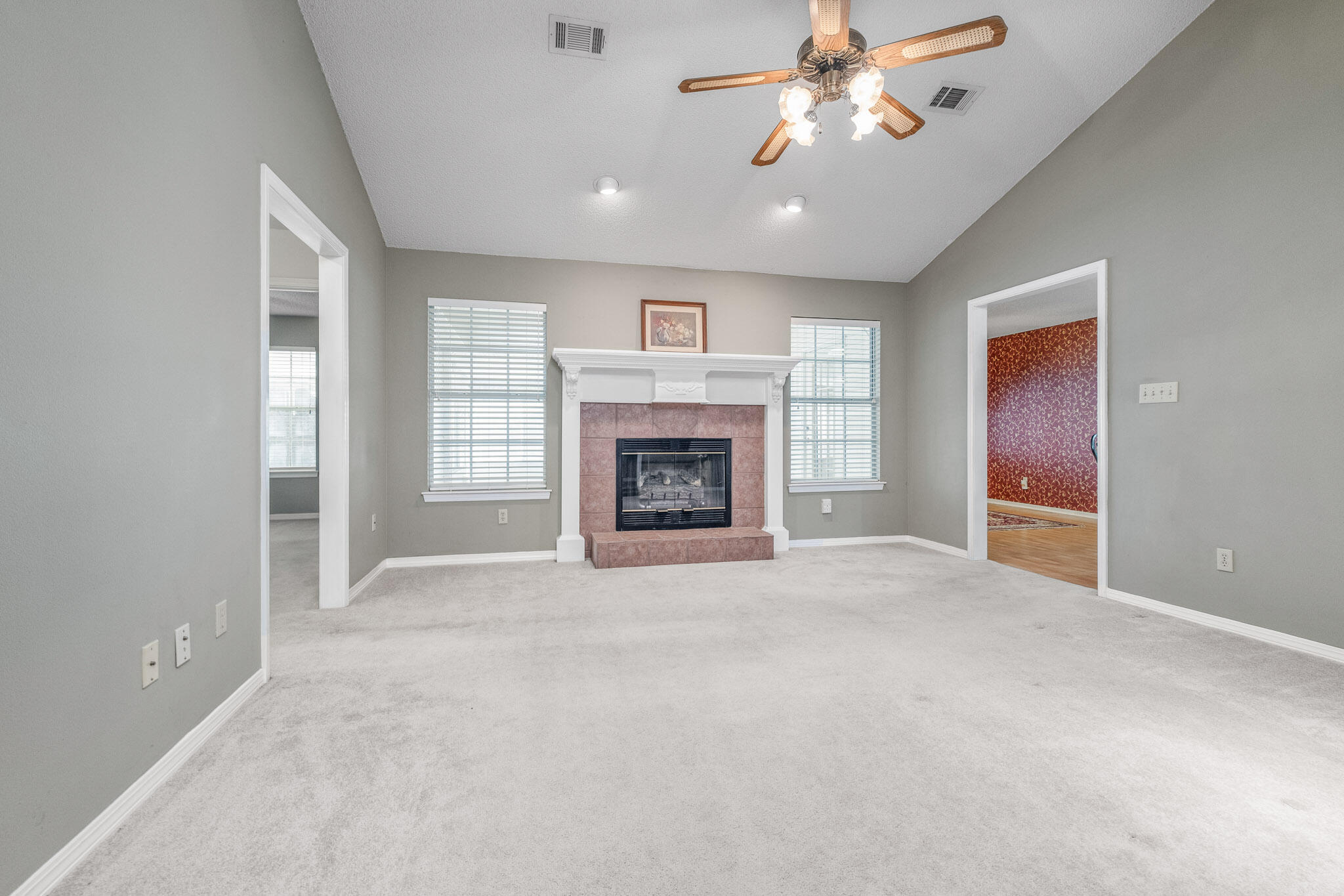 CROSS ROADS - Residential