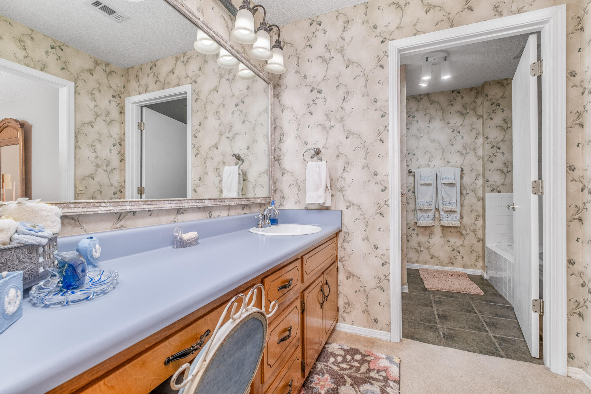 CROSS ROADS - Residential